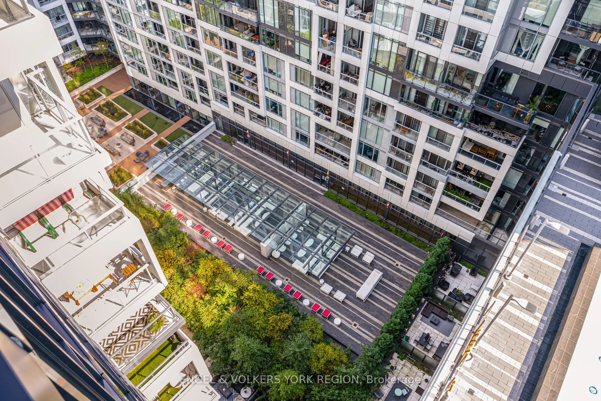 27 Bathurst Street, #1618
