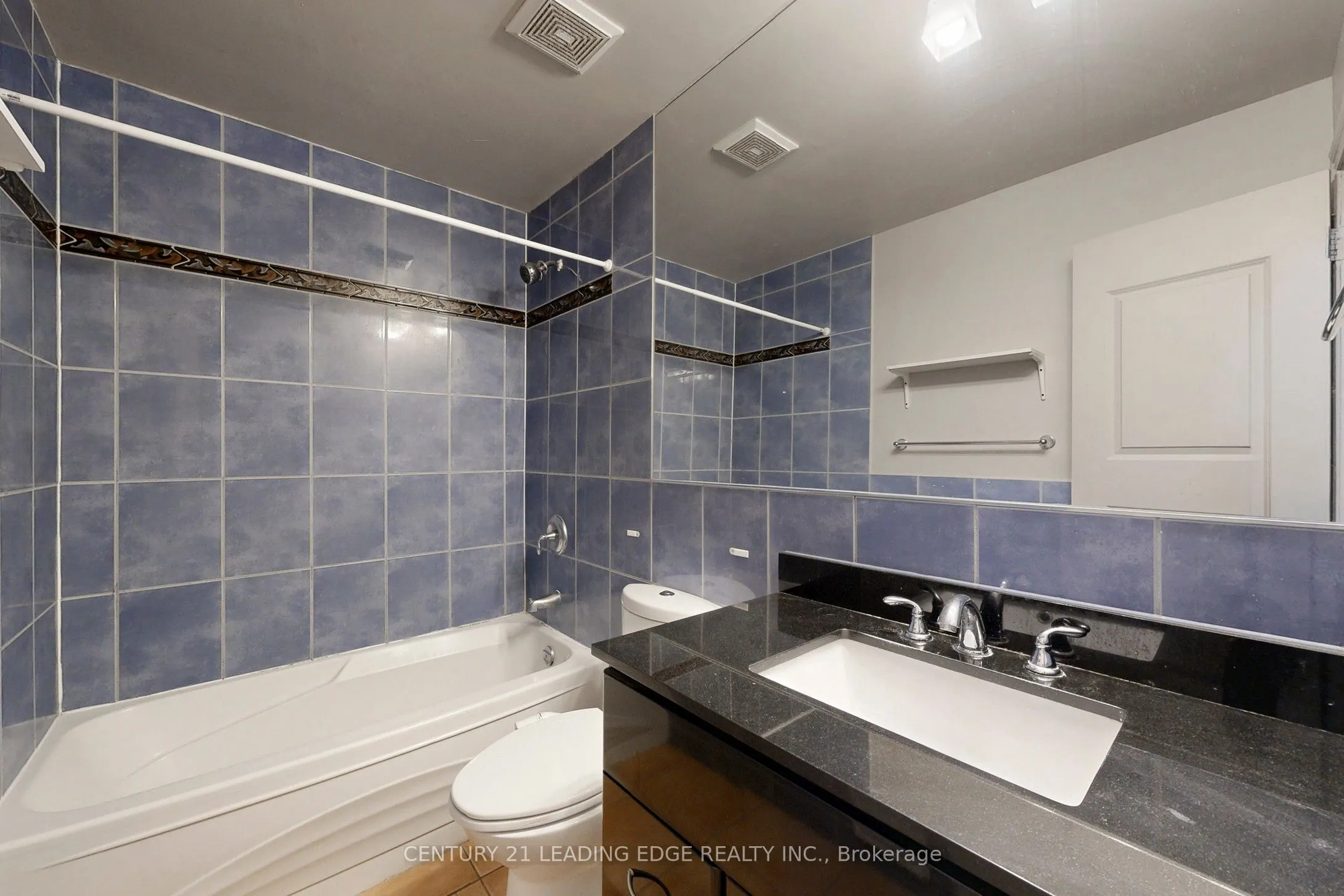 364 Dundas Street E, #4