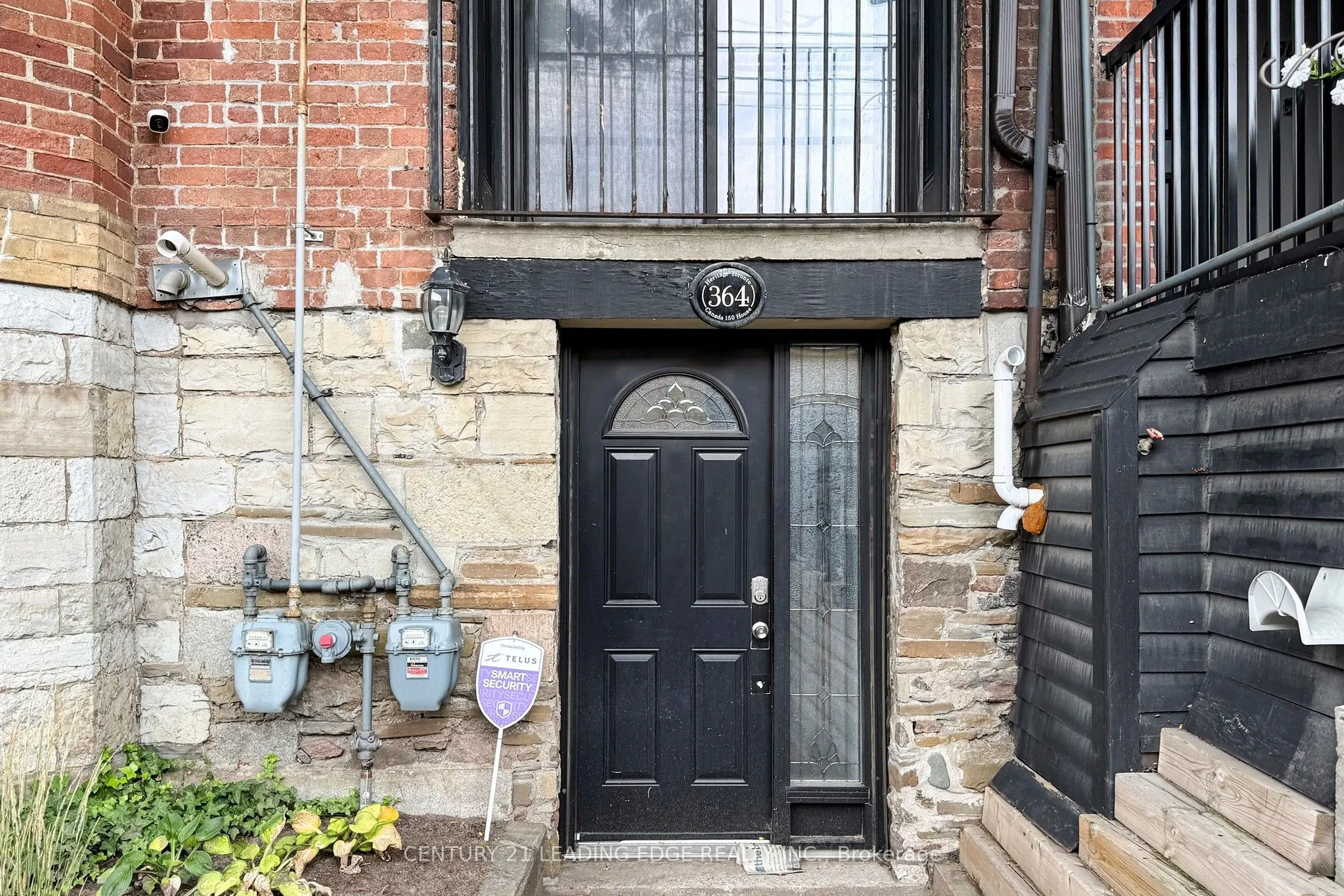 364 Dundas Street E, #4