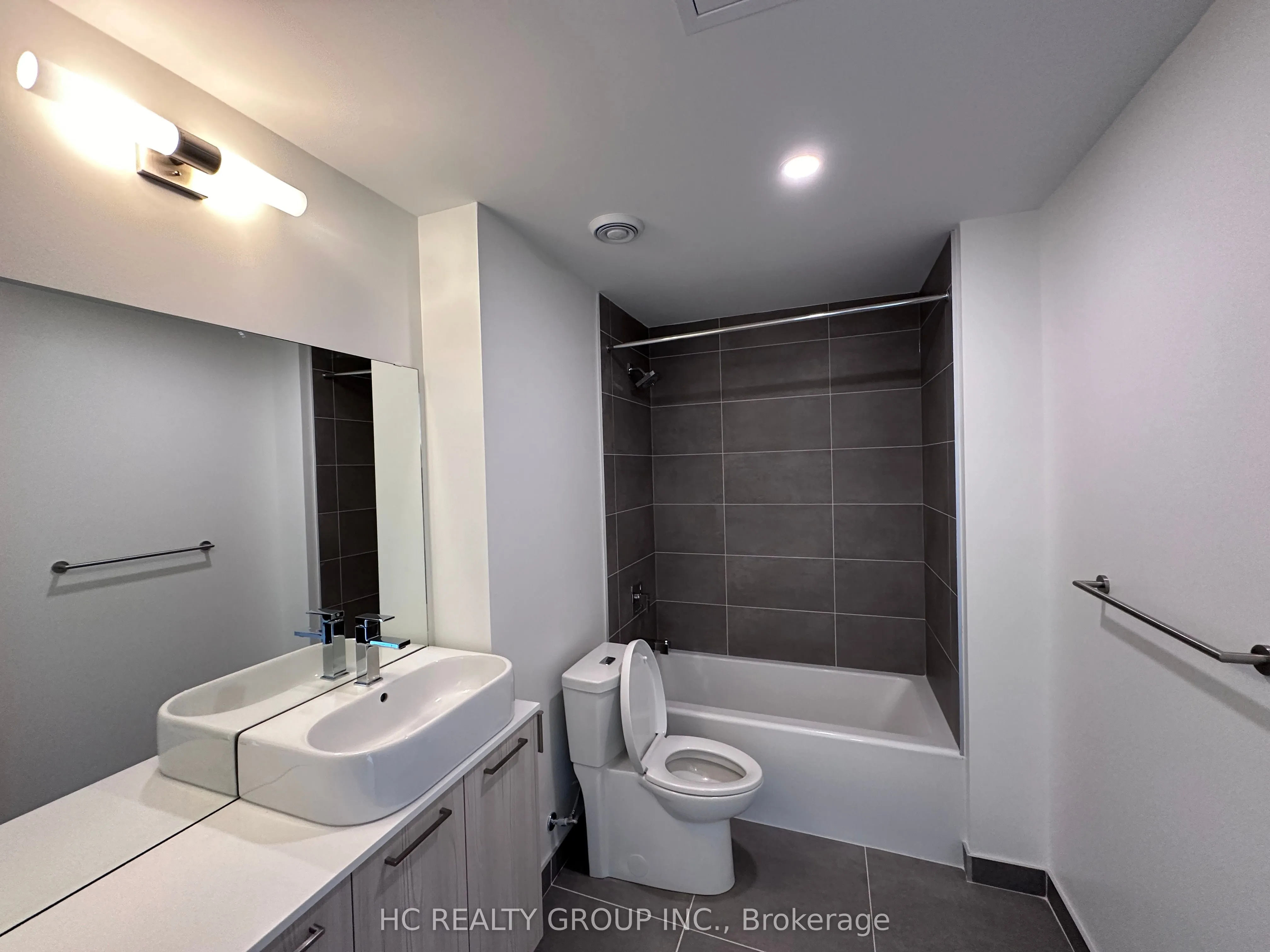 65 Mutual Street, #3109