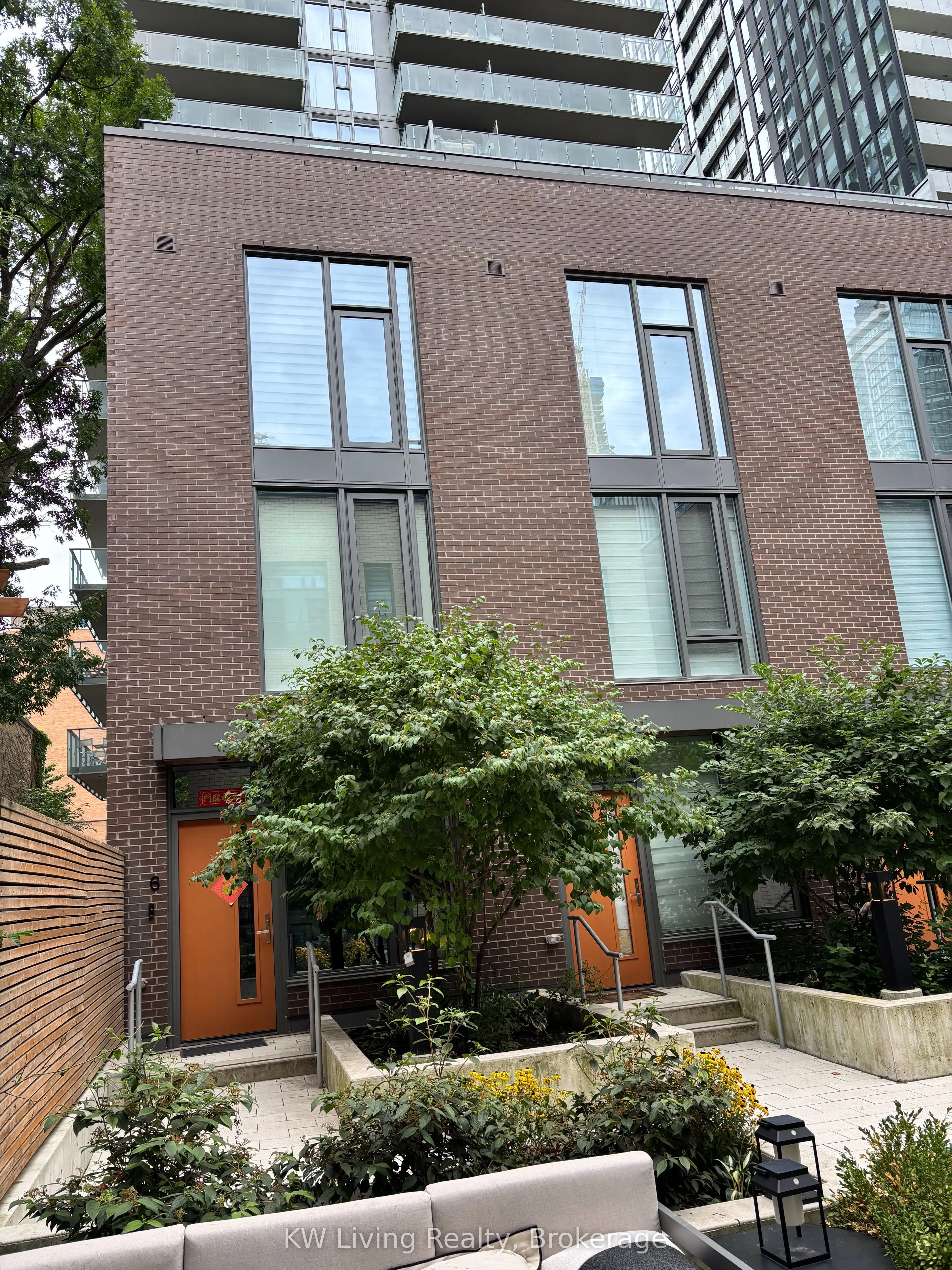 33 Dundonald Street, #TH6