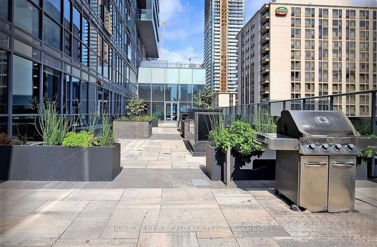 7 Grenville St Street, #812