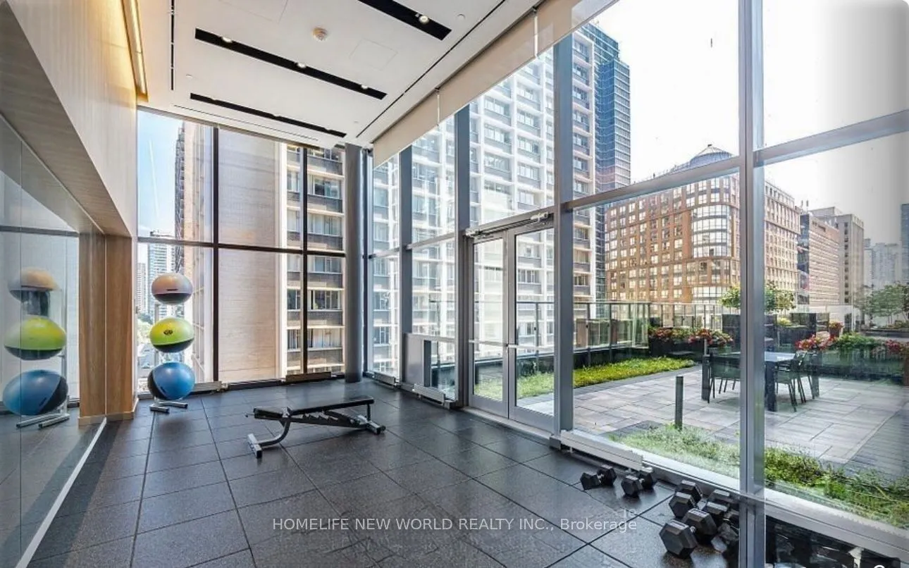 7 Grenville St Street, #812