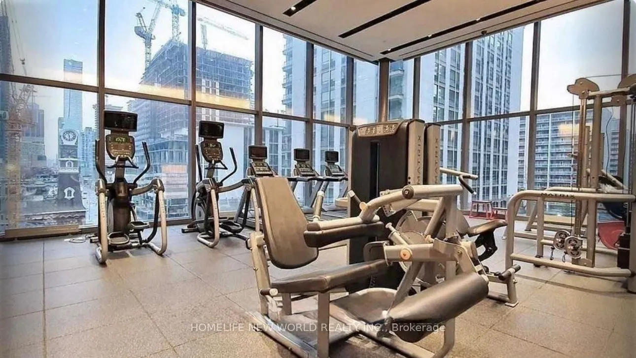 7 Grenville St Street, #812