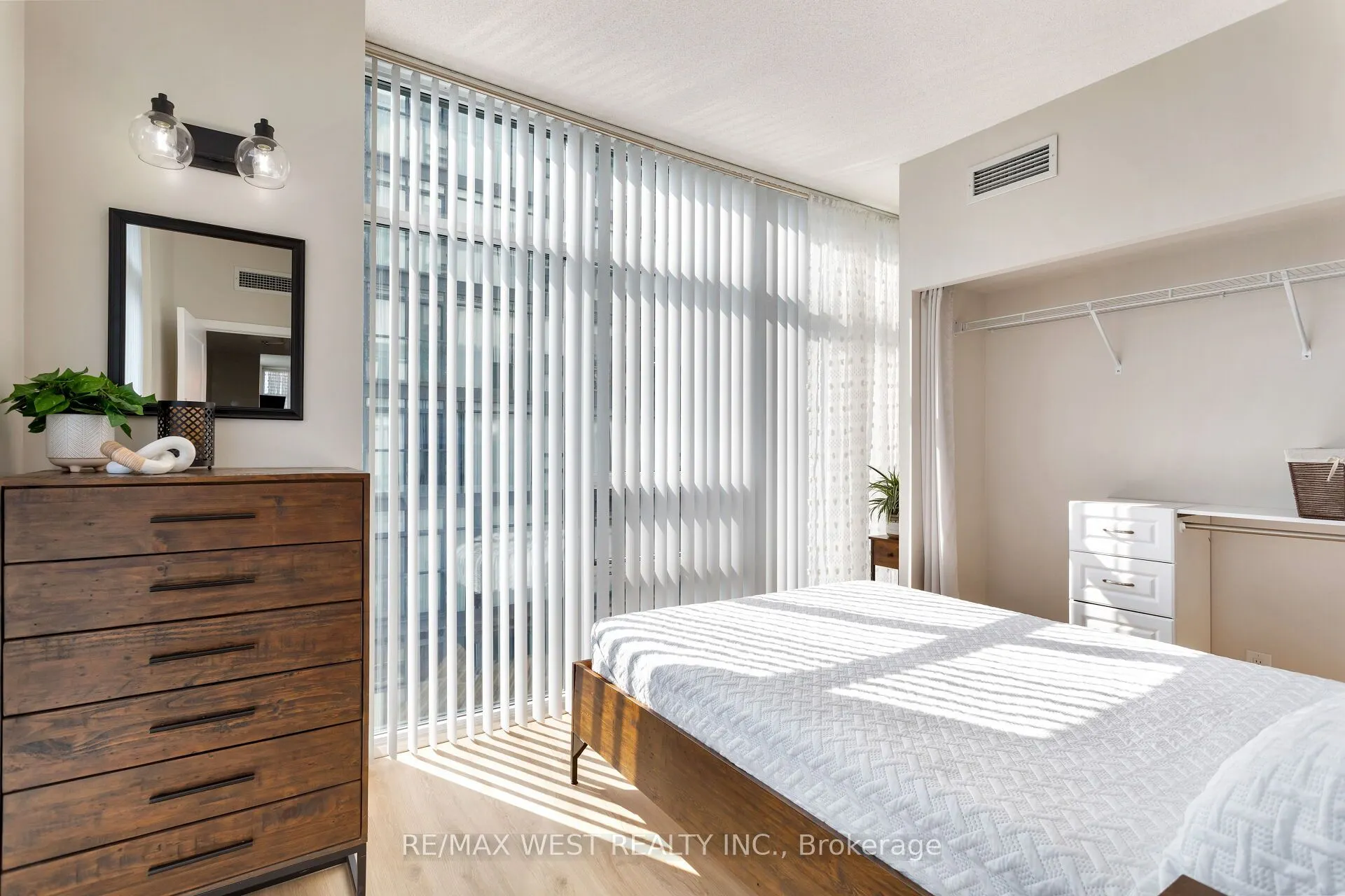 36 LISGAR Street, #1621E
