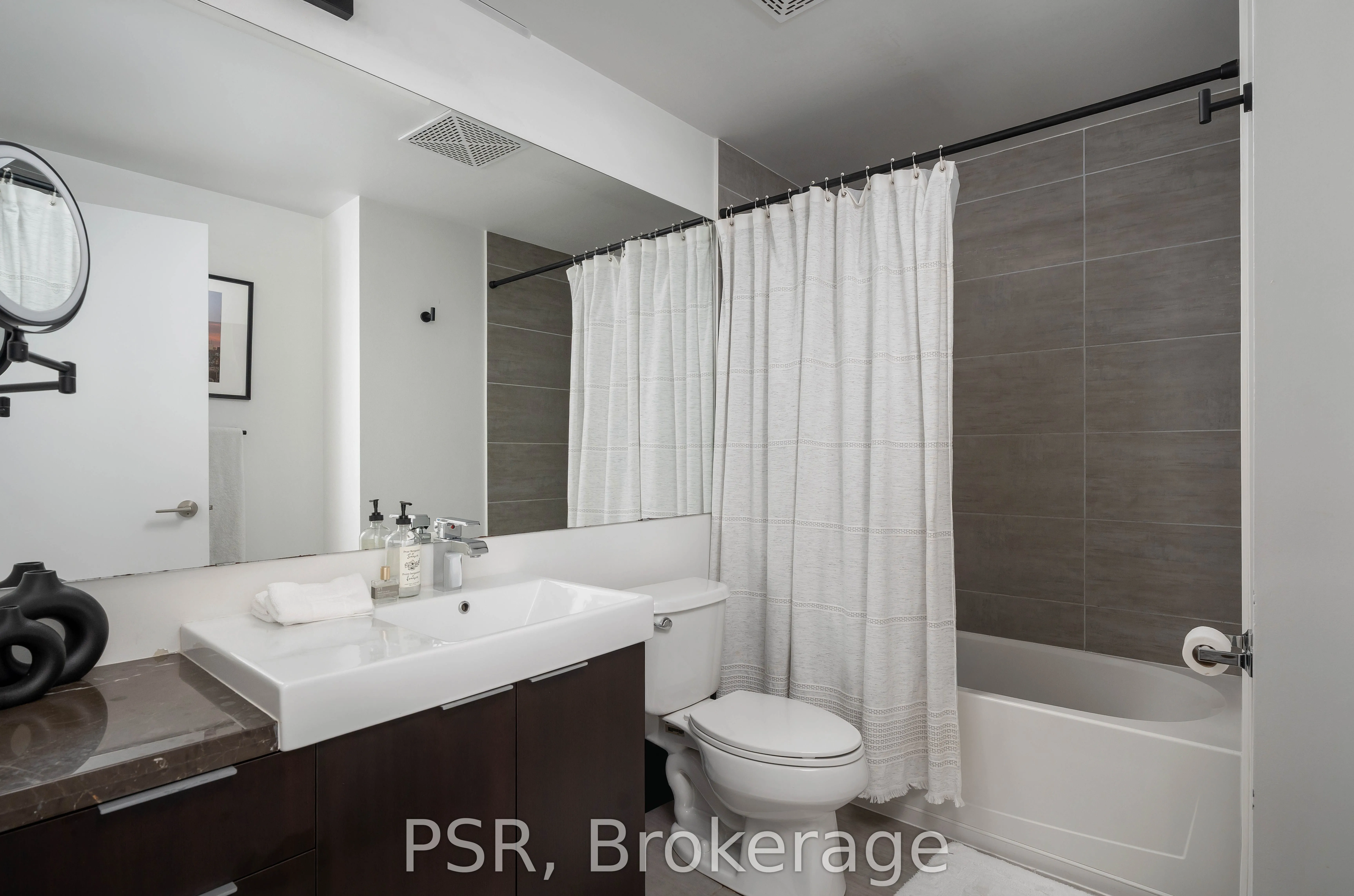 478 King Street W, #507