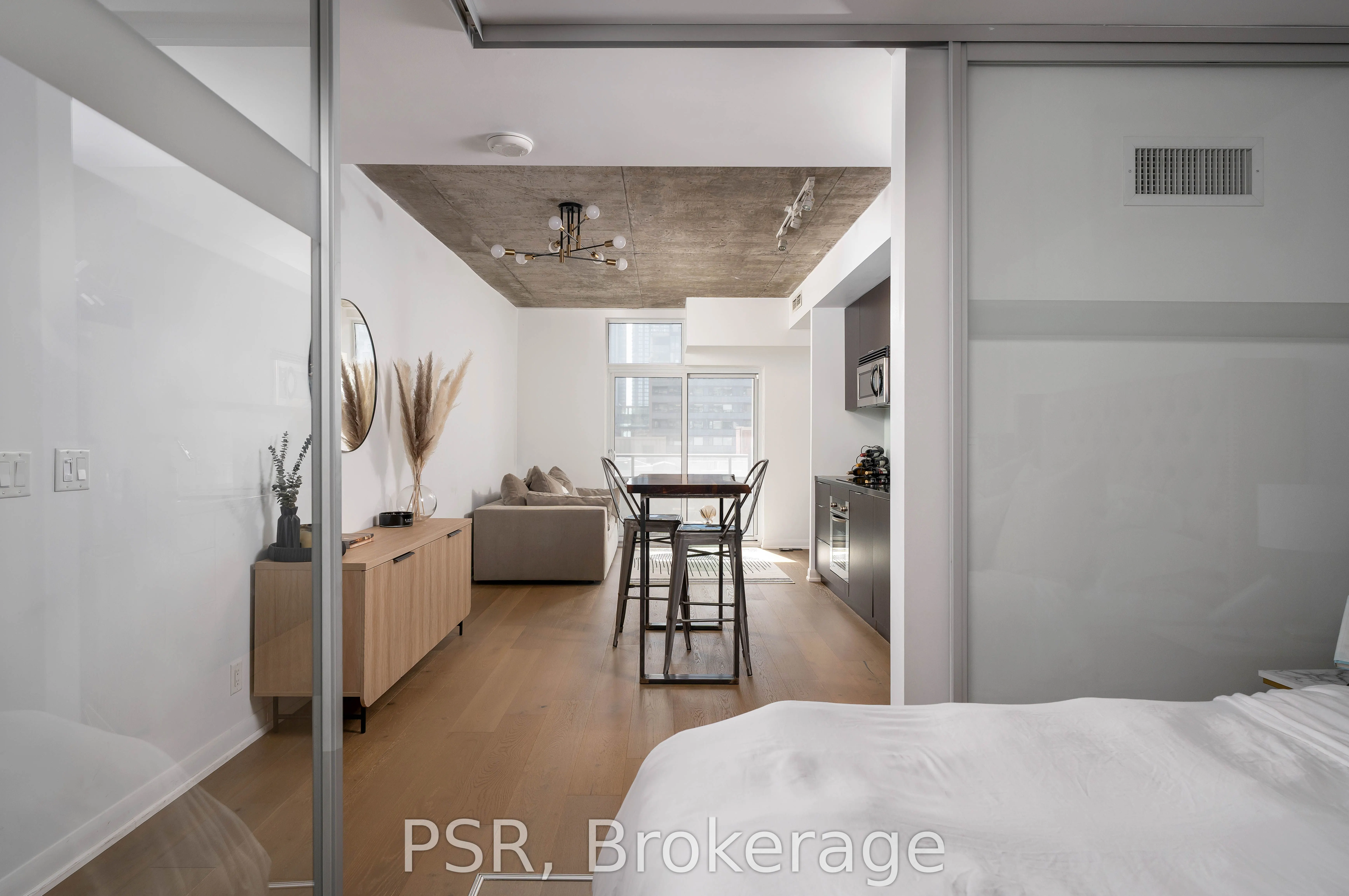 478 King Street W, #507
