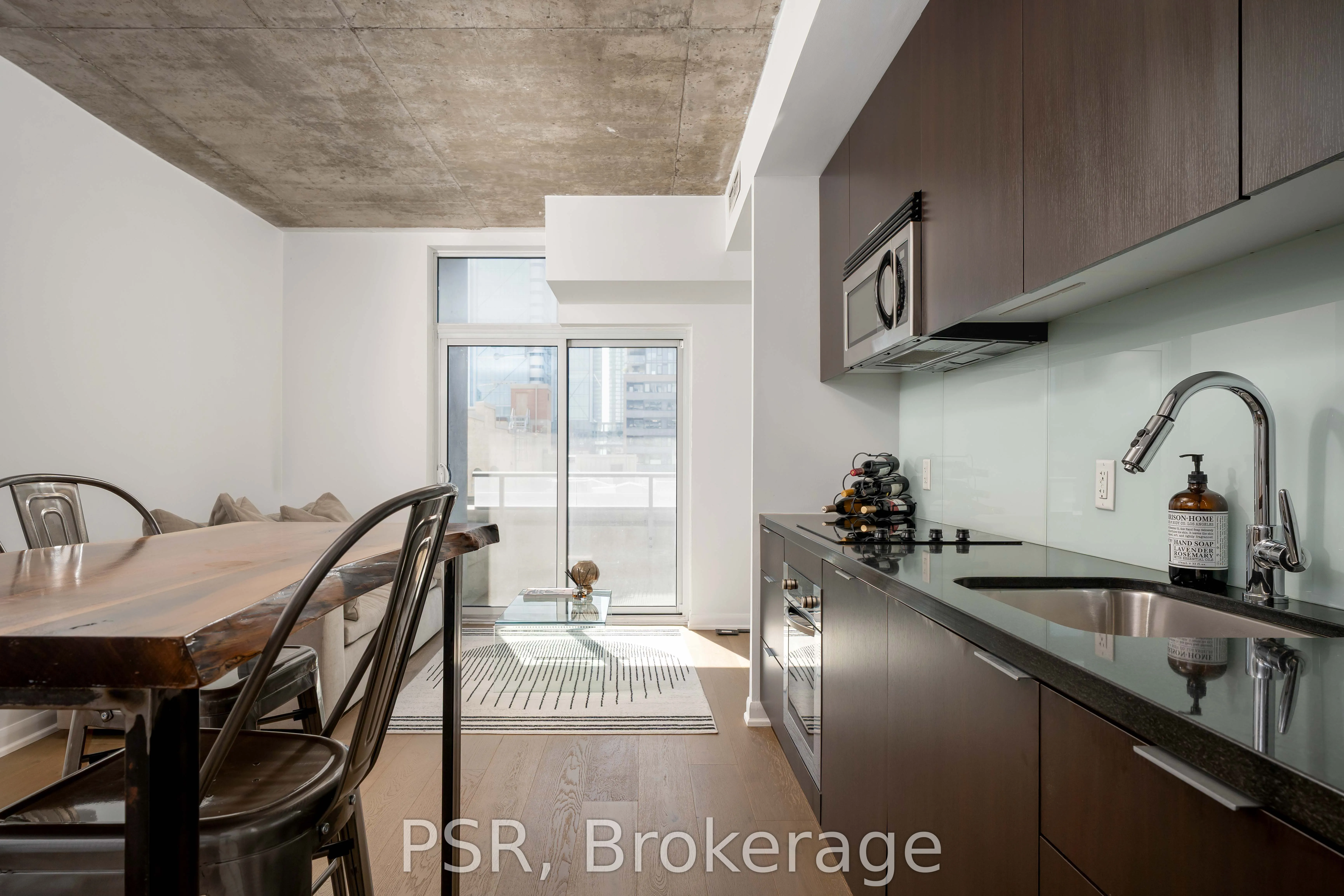 478 King Street W, #507