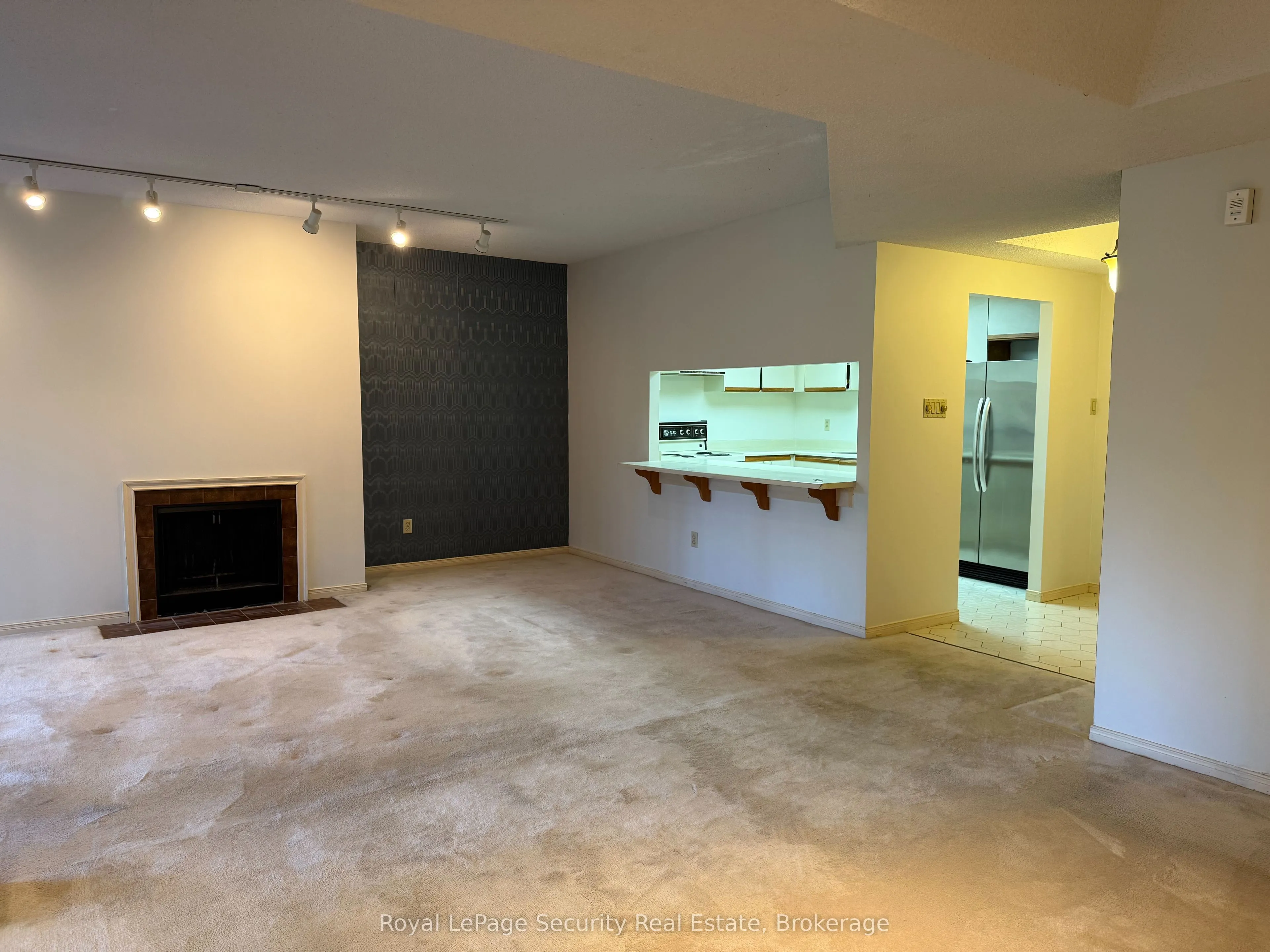 20 Glebe Road W, #10