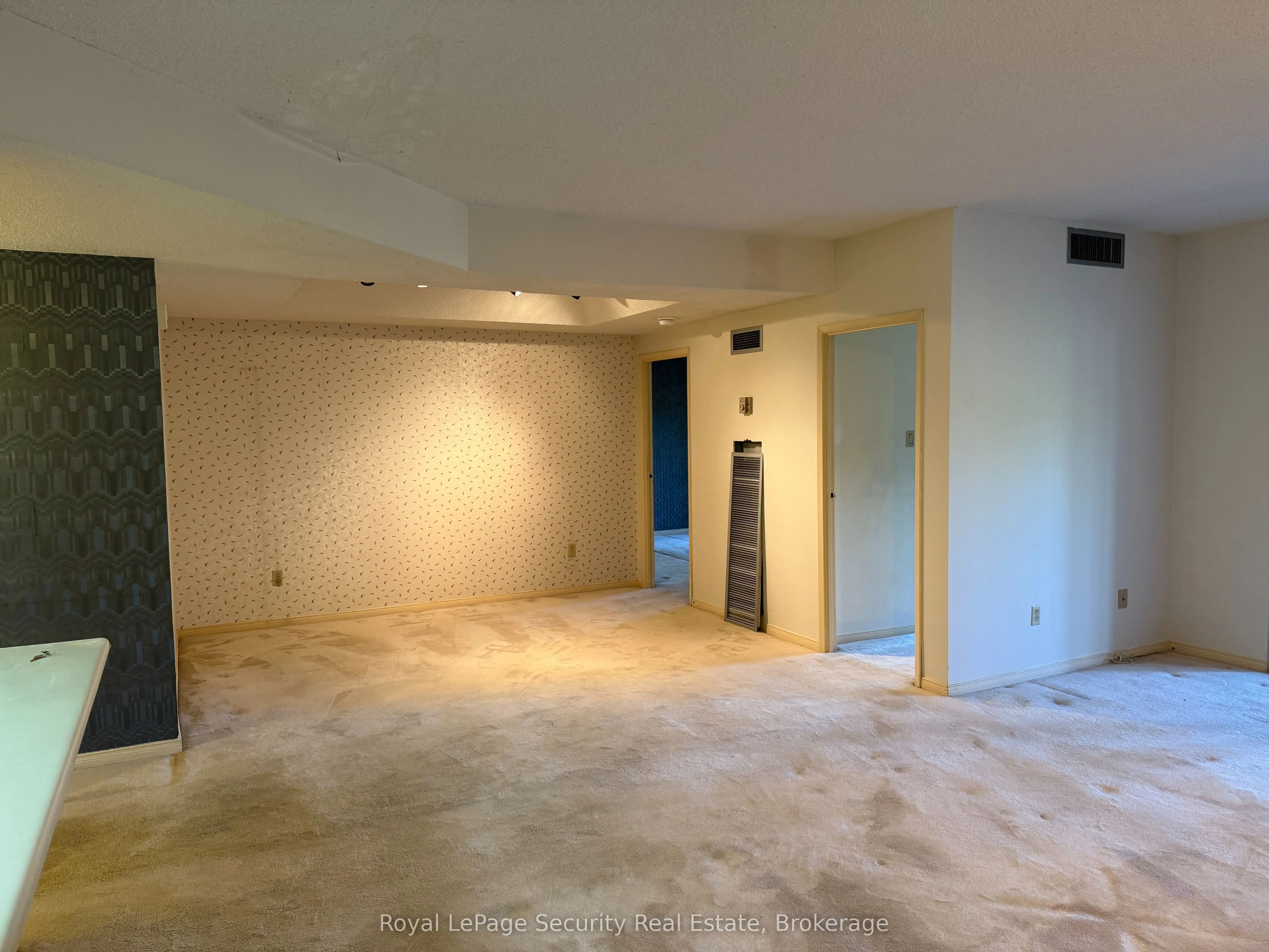 20 Glebe Road W, #10