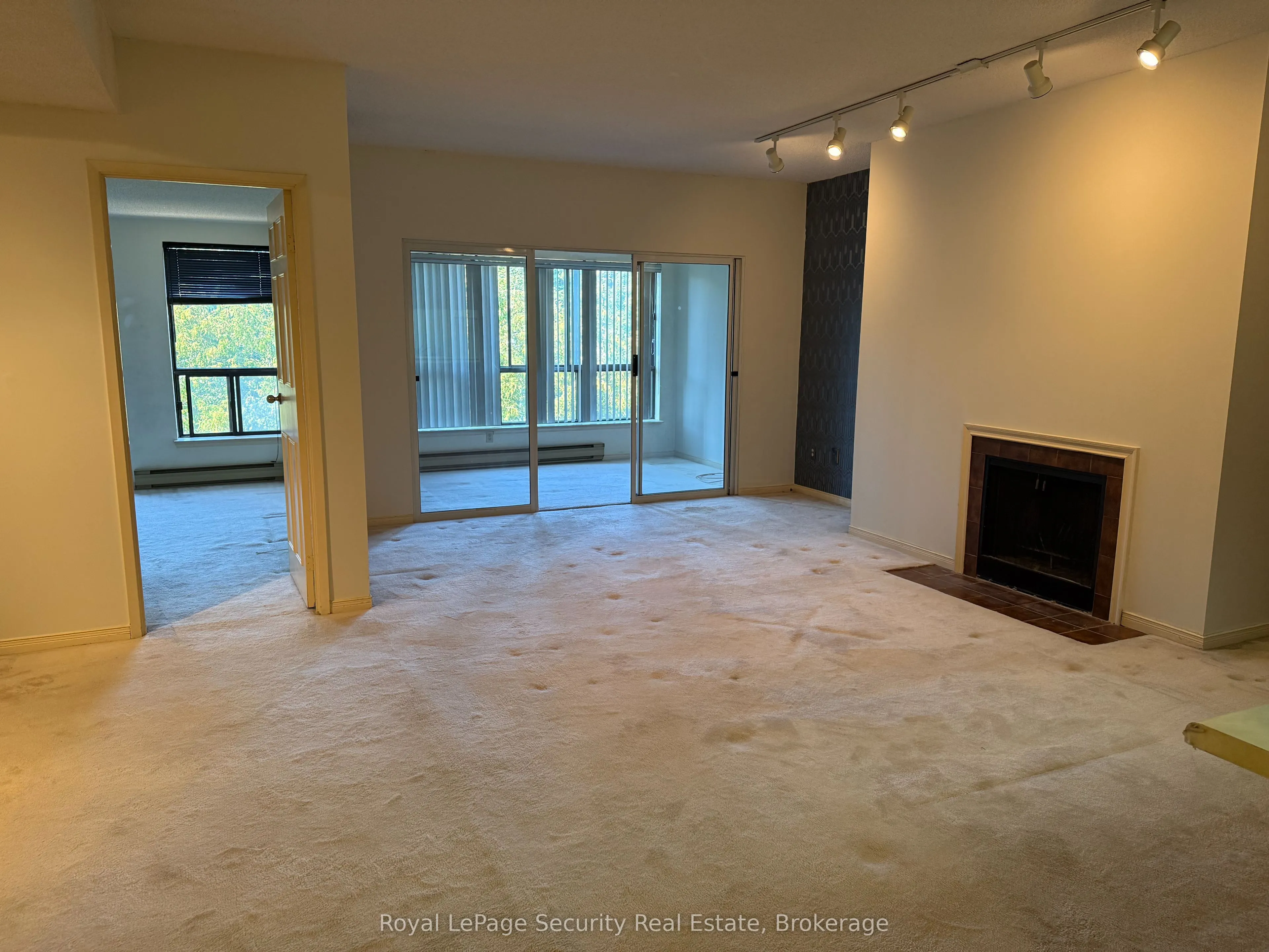 20 Glebe Road W, #10