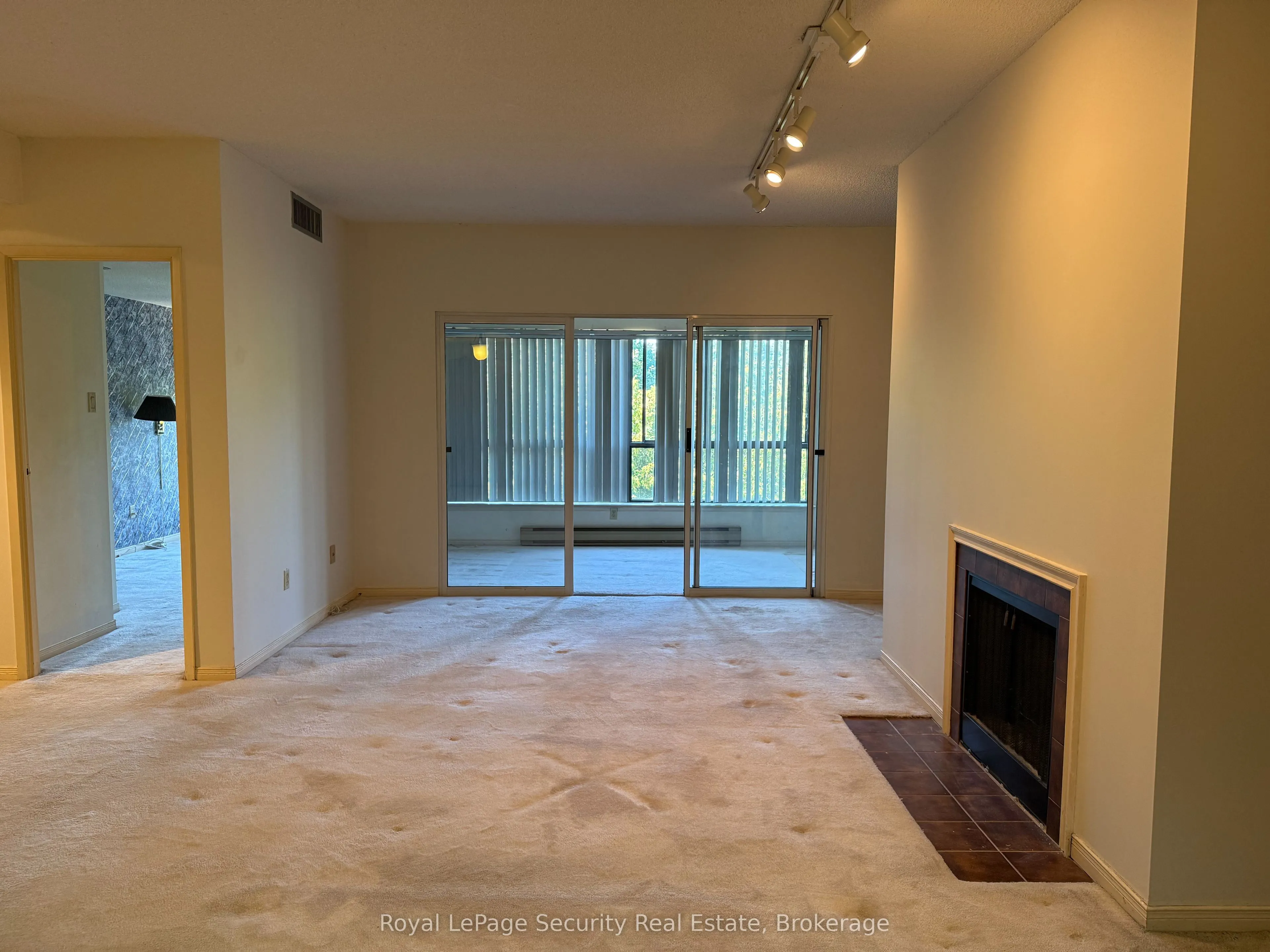 20 Glebe Road W, #10