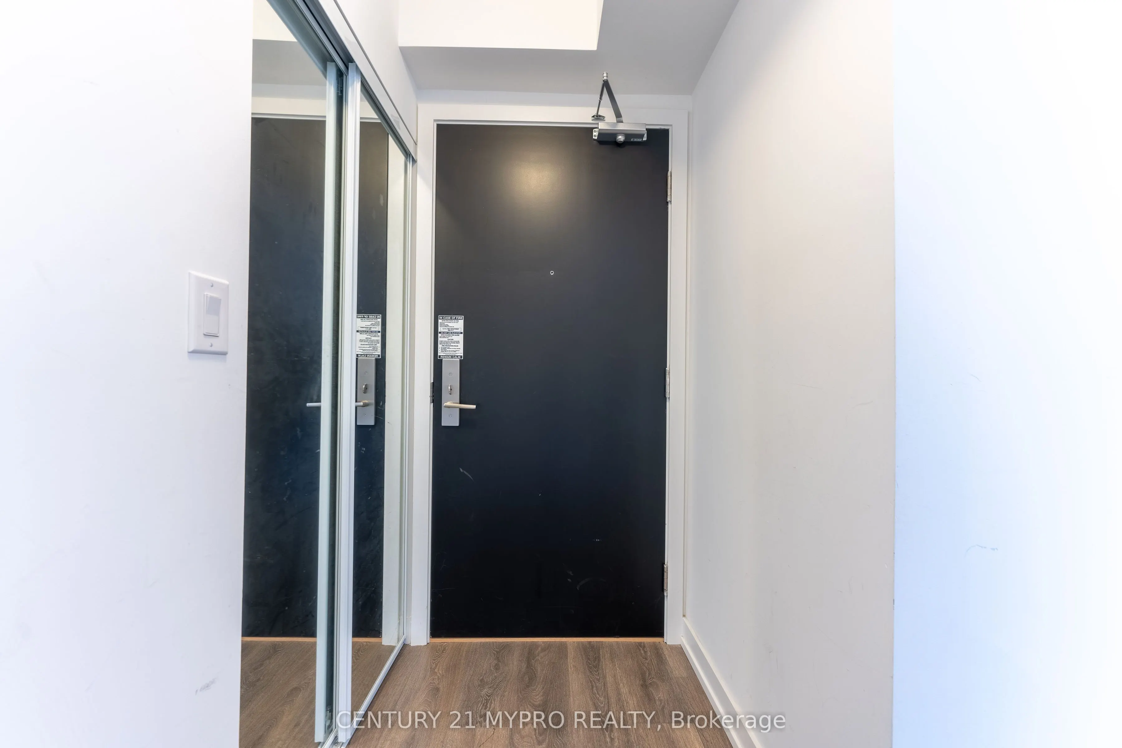 159 Wellesley Street E, #2501