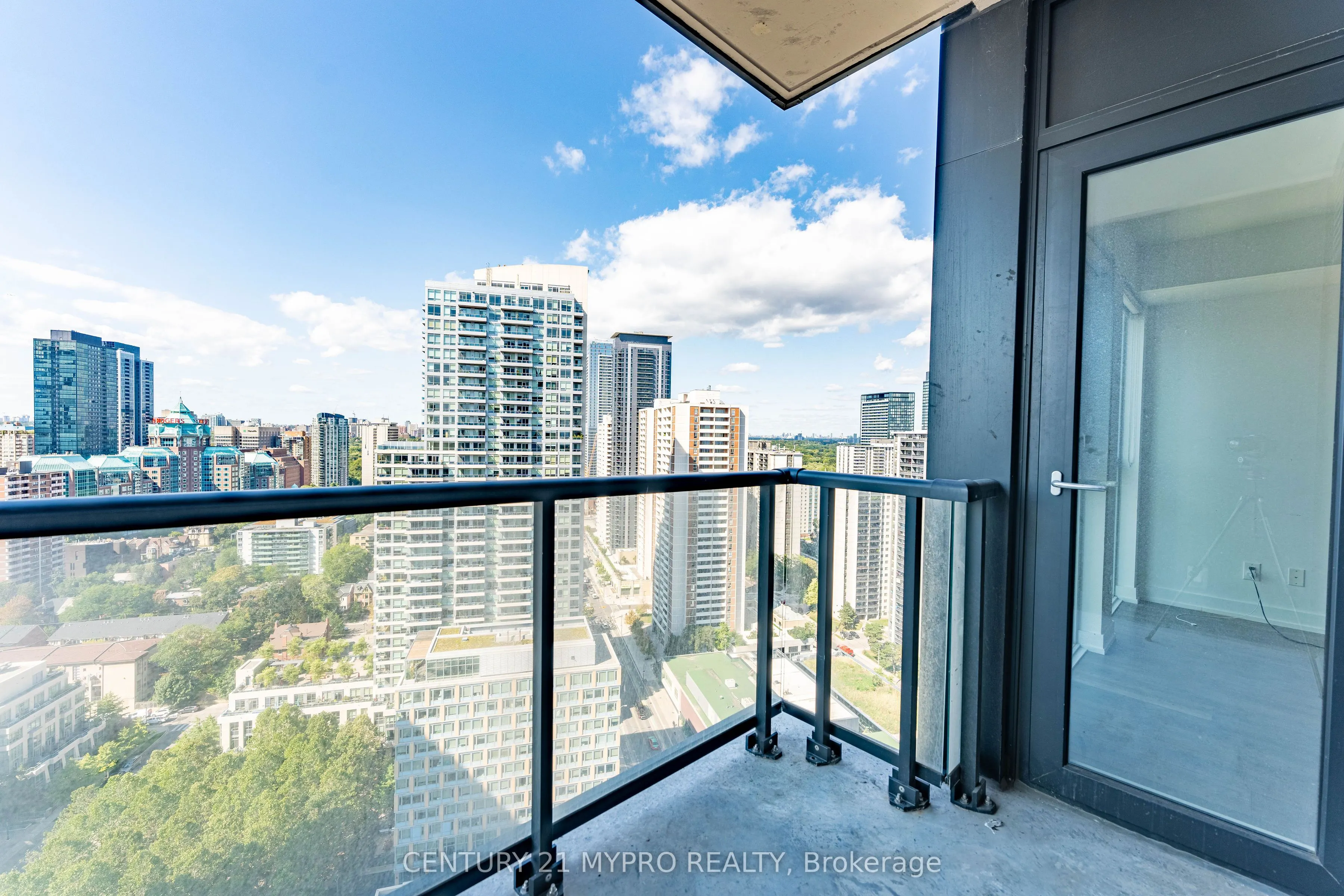 159 Wellesley Street E, #2501