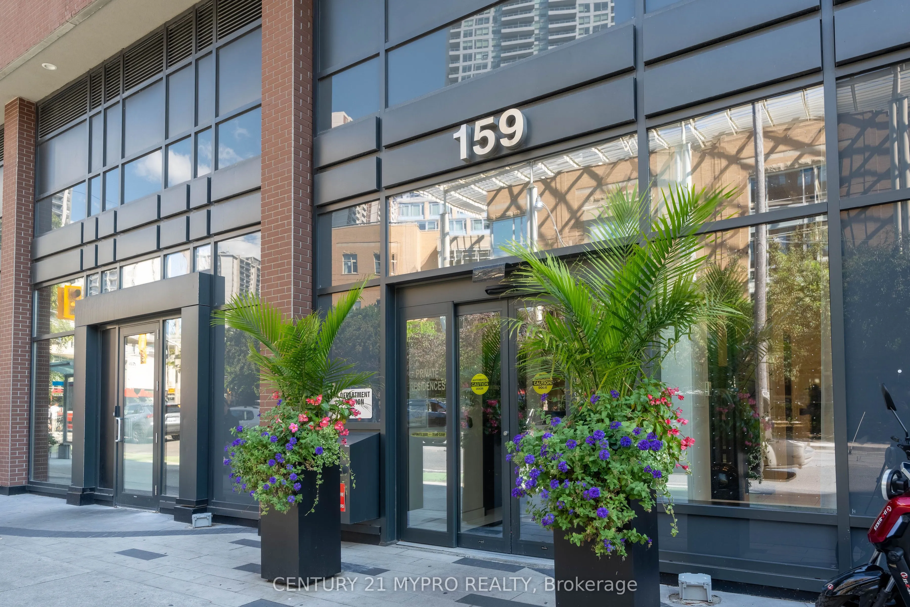 159 Wellesley Street E, #2501