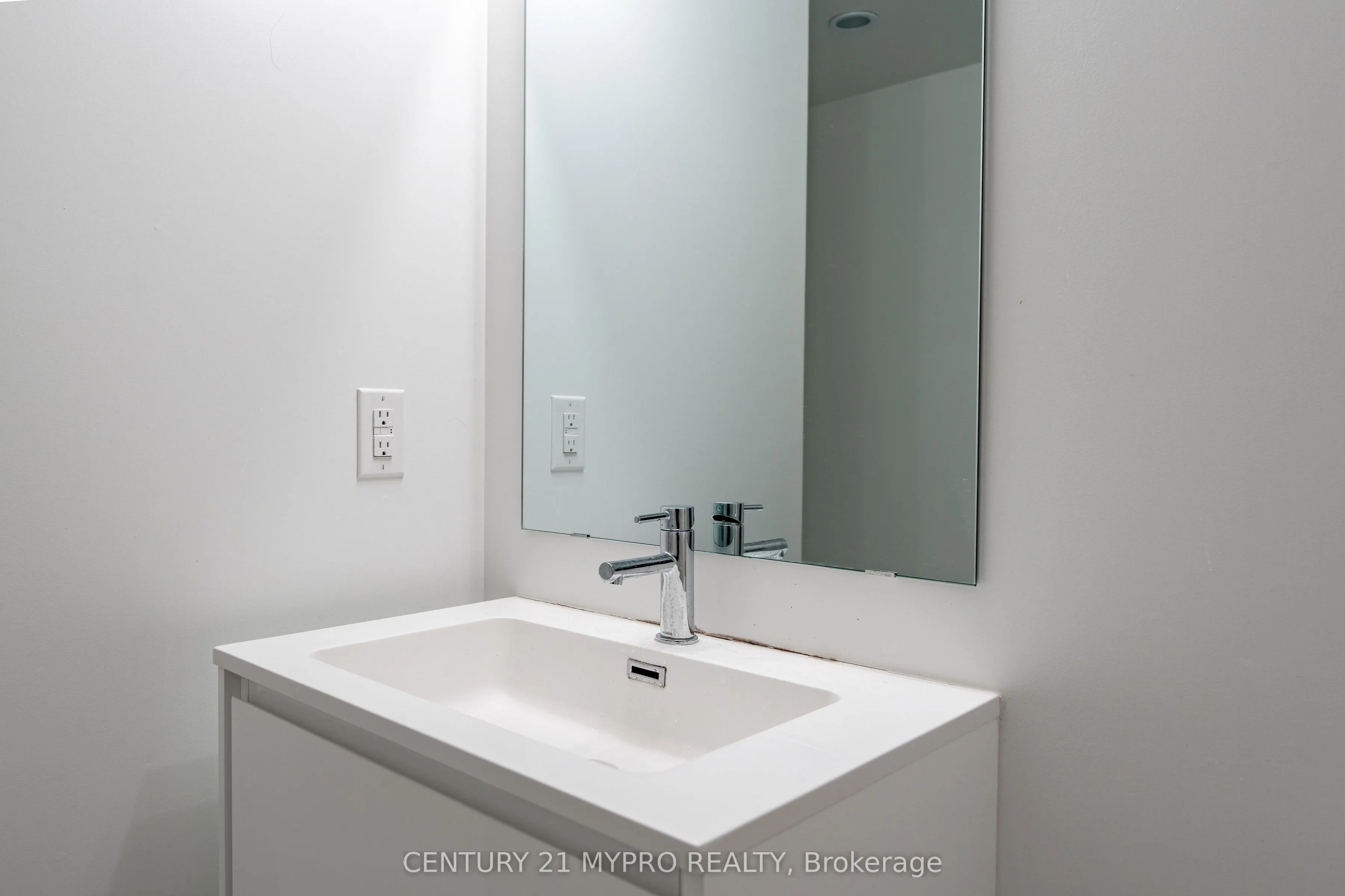 159 Wellesley Street E, #2501