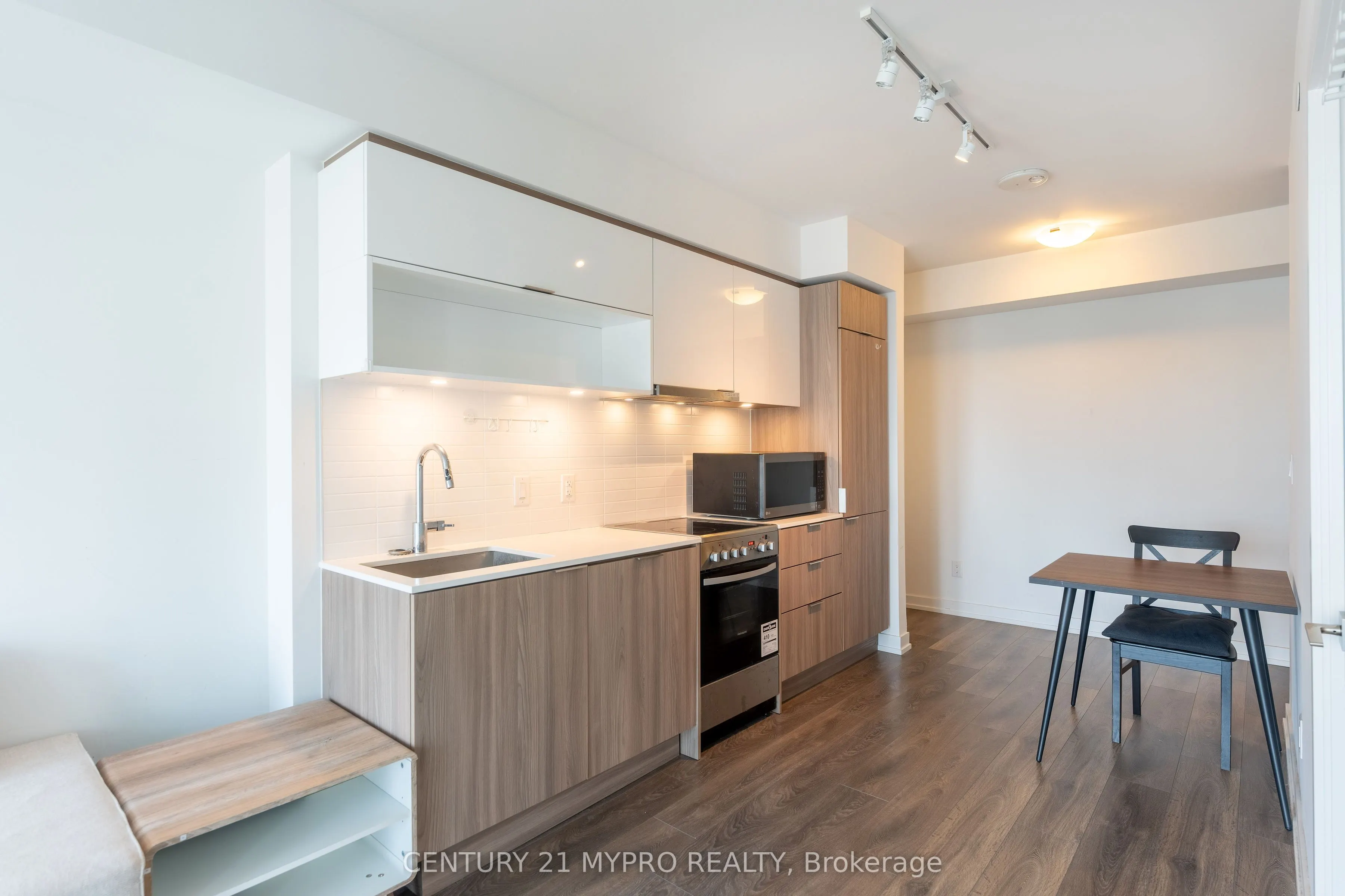 159 Wellesley Street E, #2501