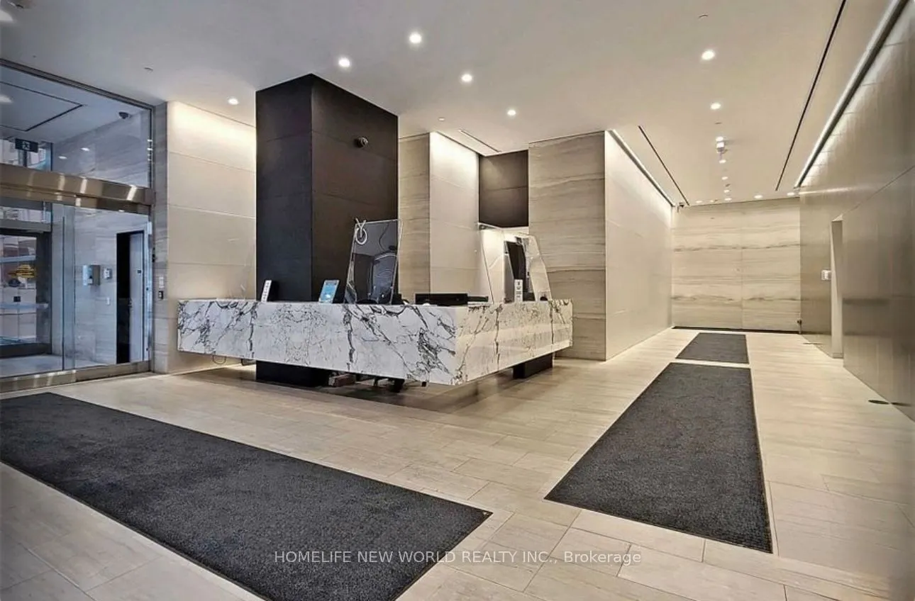 7 Grenville Street, #812