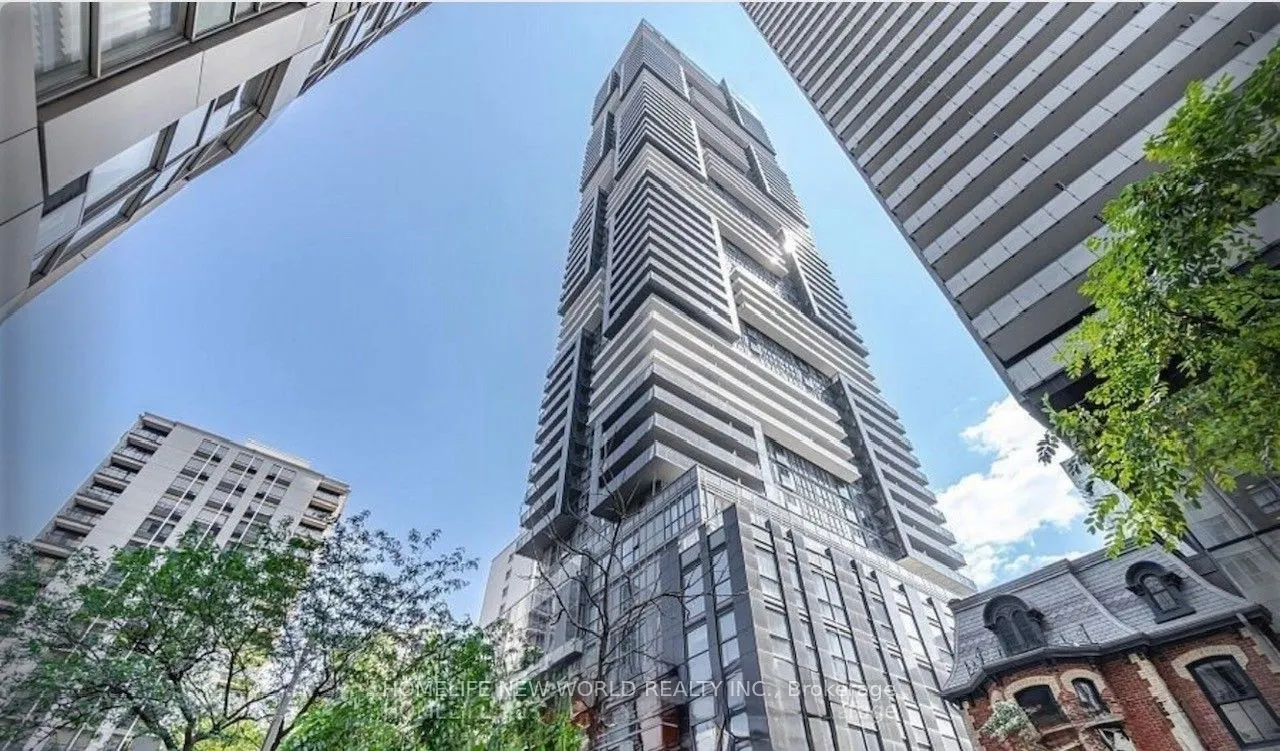 7 Grenville Street, #812