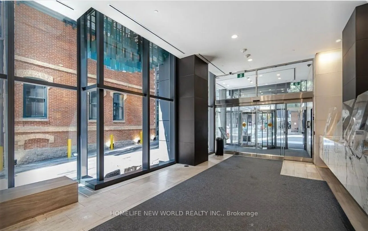 7 Grenville Street, #812