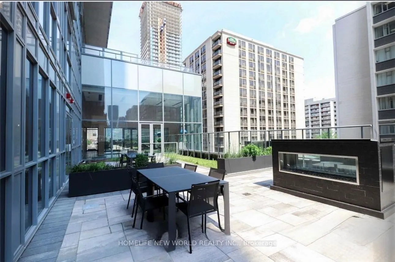 7 Grenville Street, #812