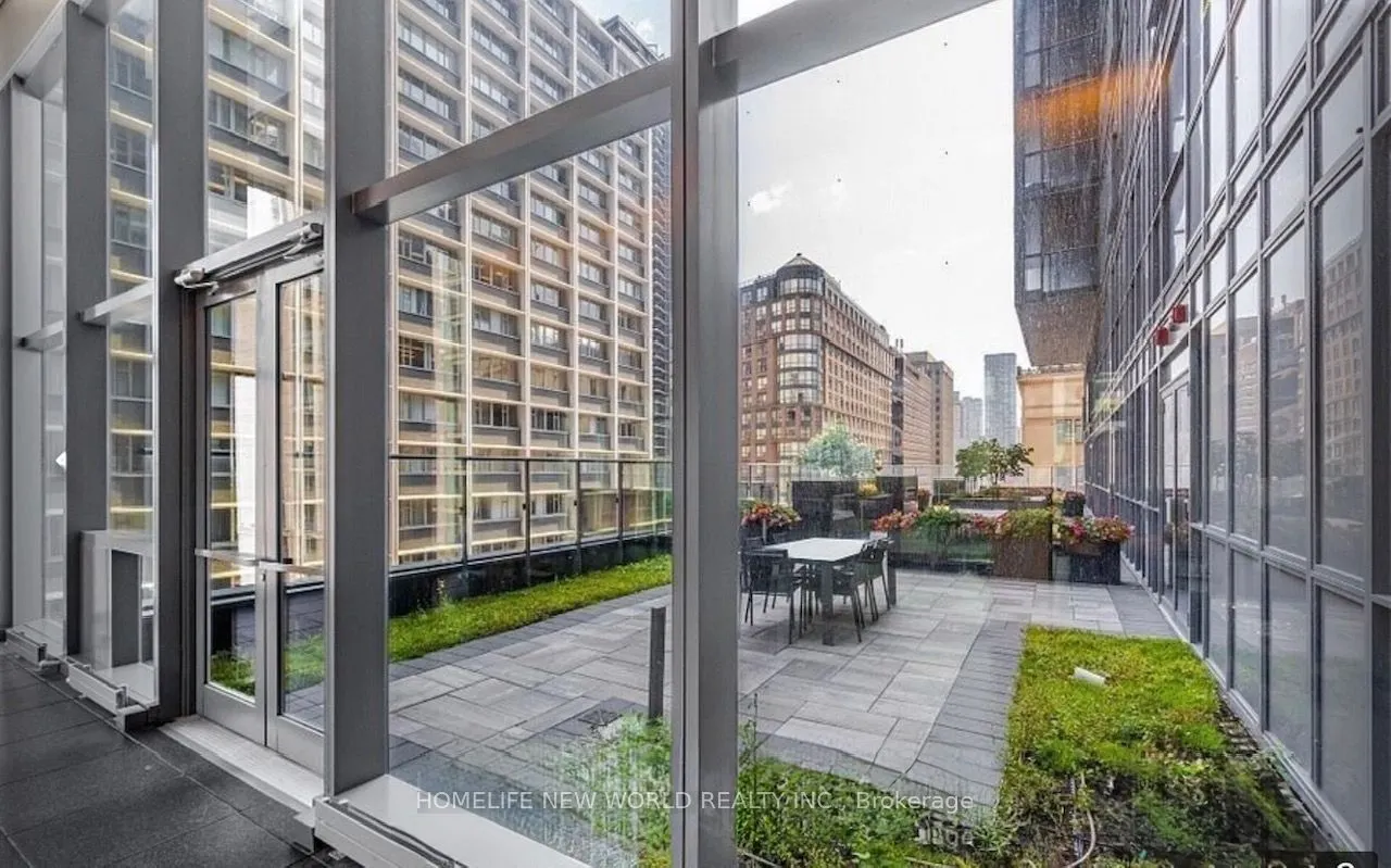 7 Grenville Street, #812