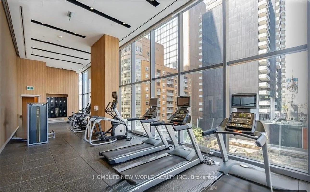 7 Grenville Street, #812