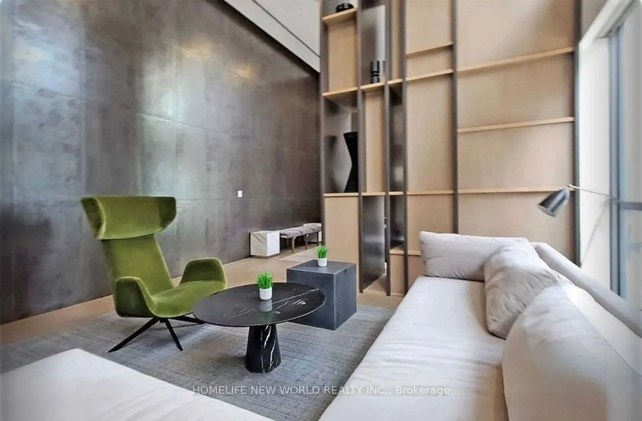 7 Grenville Street, #812