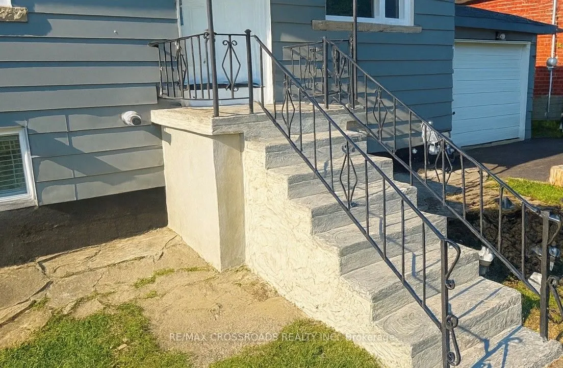 260 Connaught Avenue
