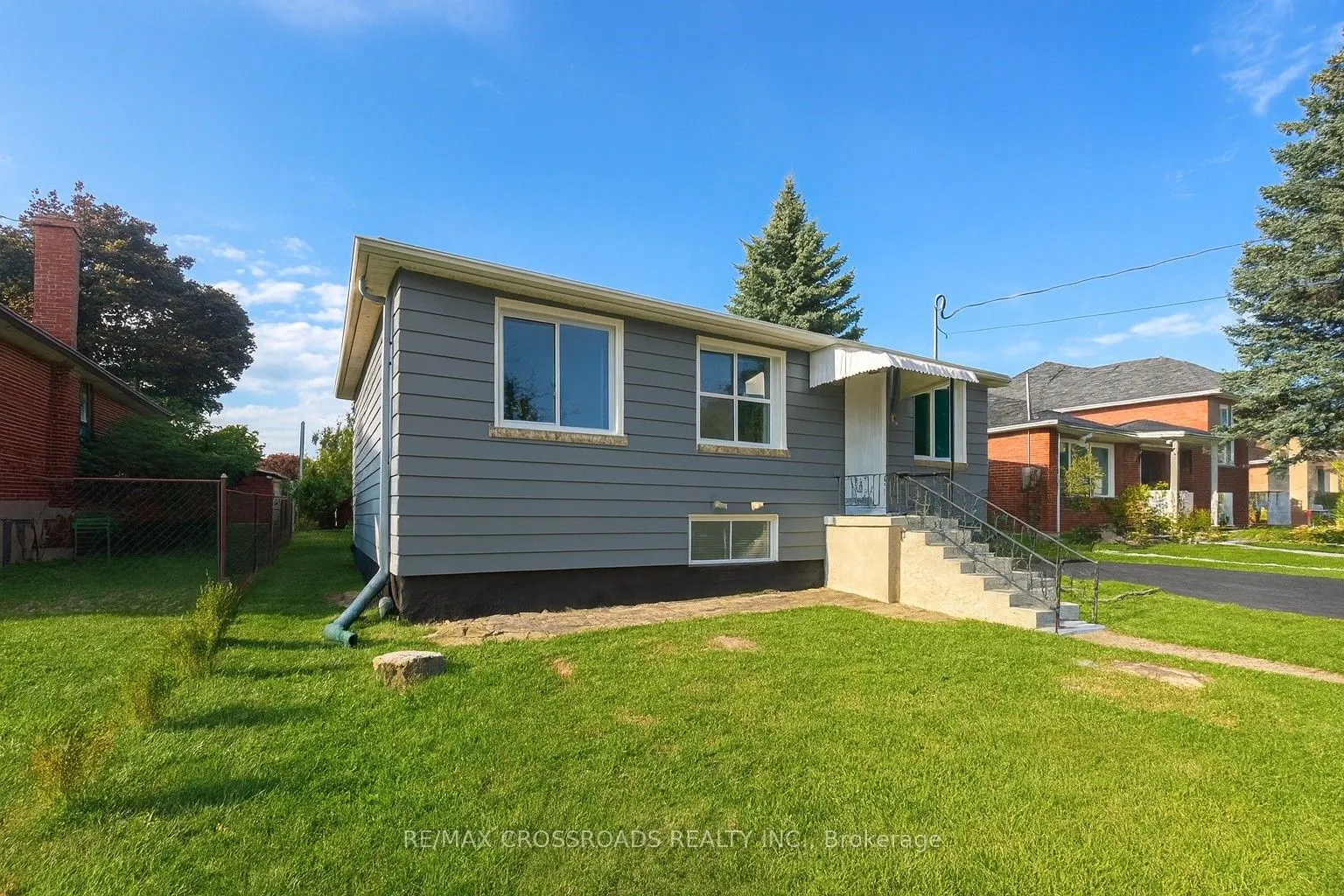 260 Connaught Avenue