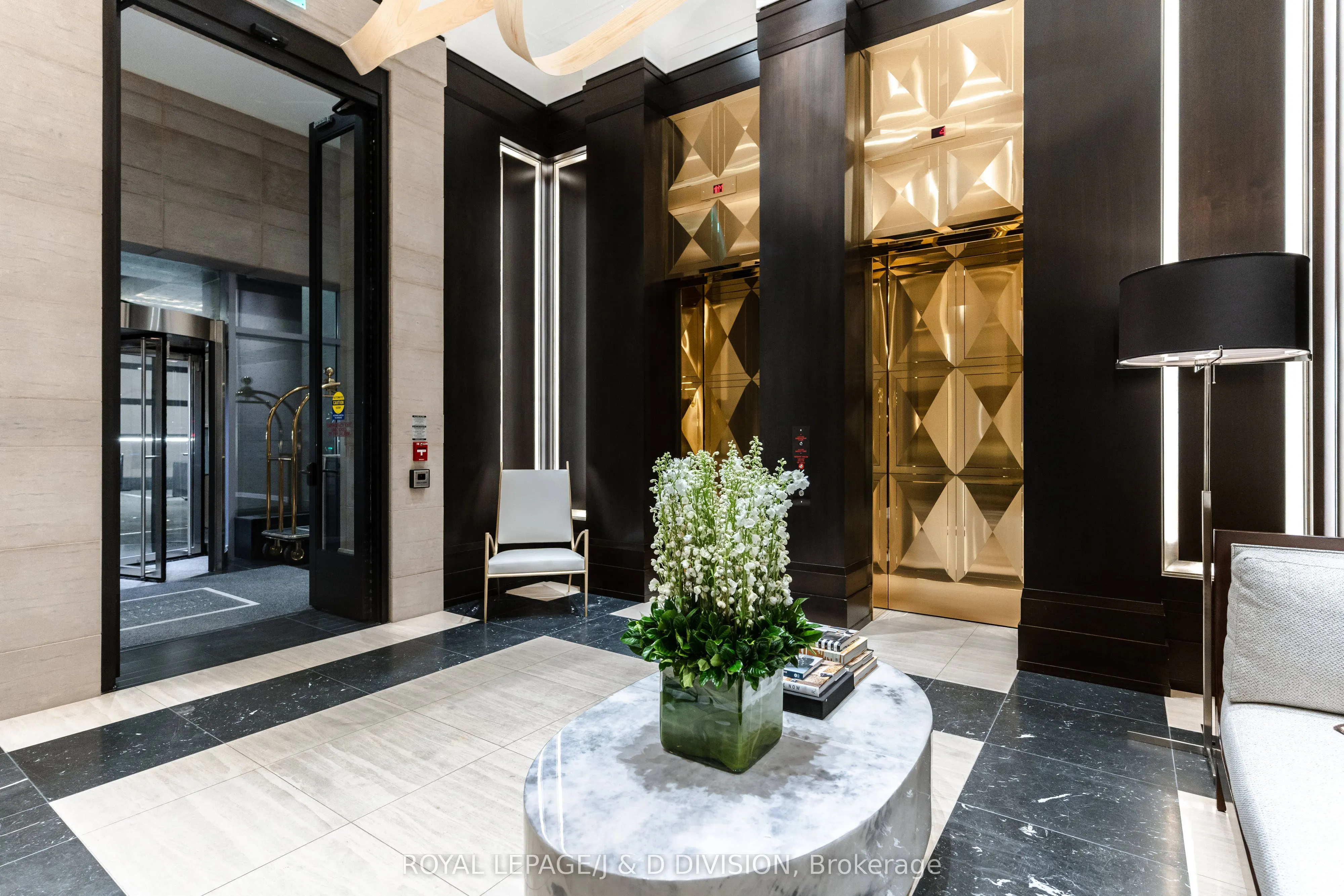 200 Cumberland Street, #2601
