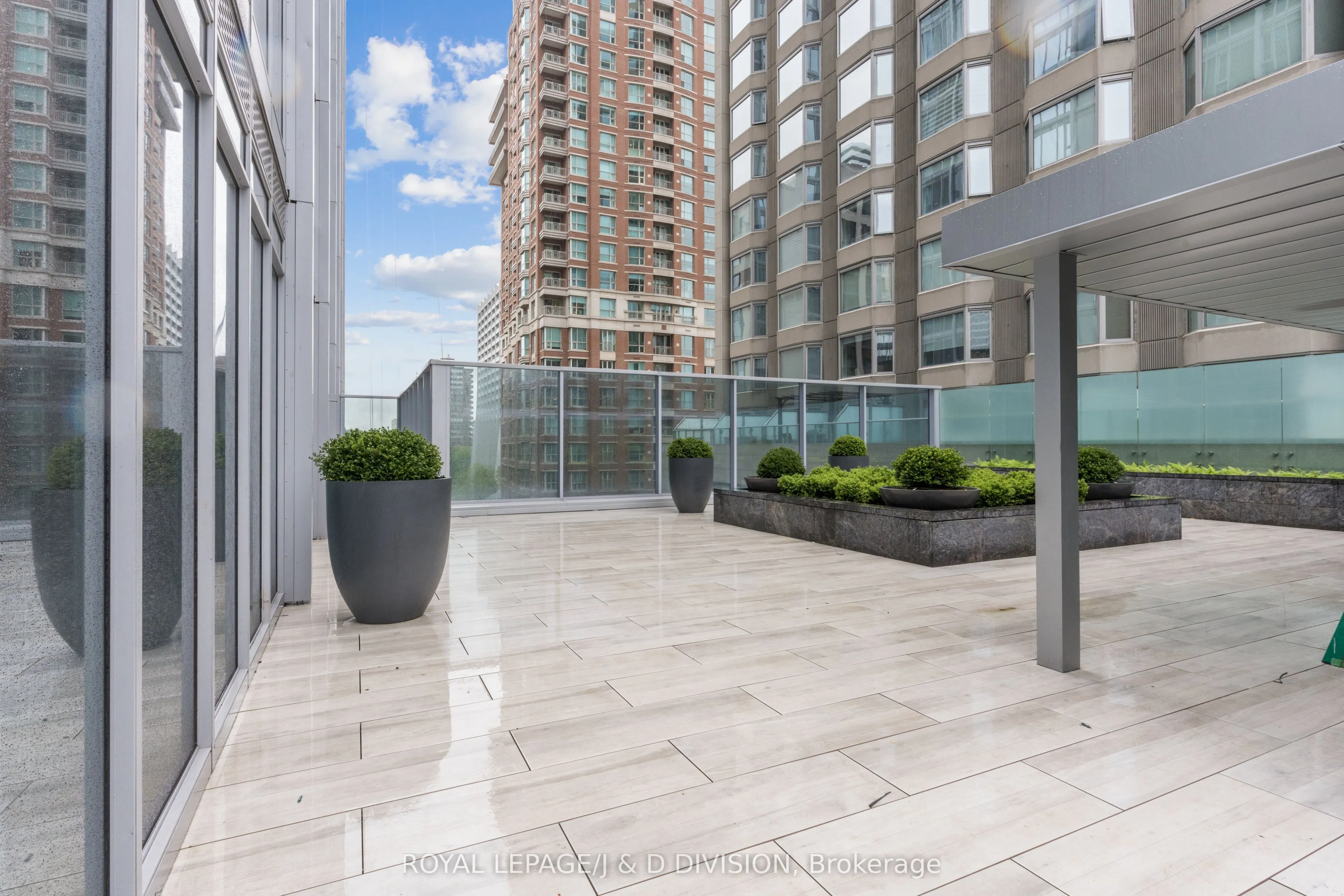 200 Cumberland Street, #2601