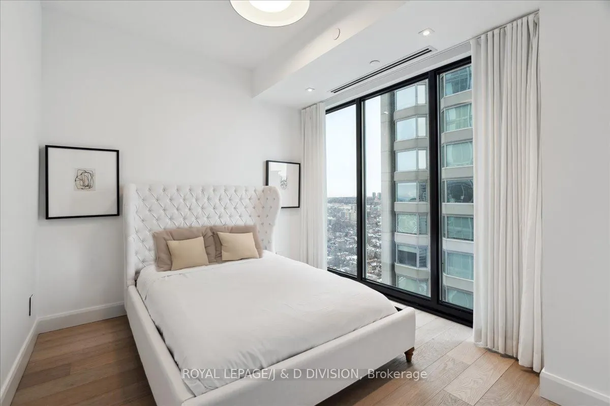 200 Cumberland Street, #2601