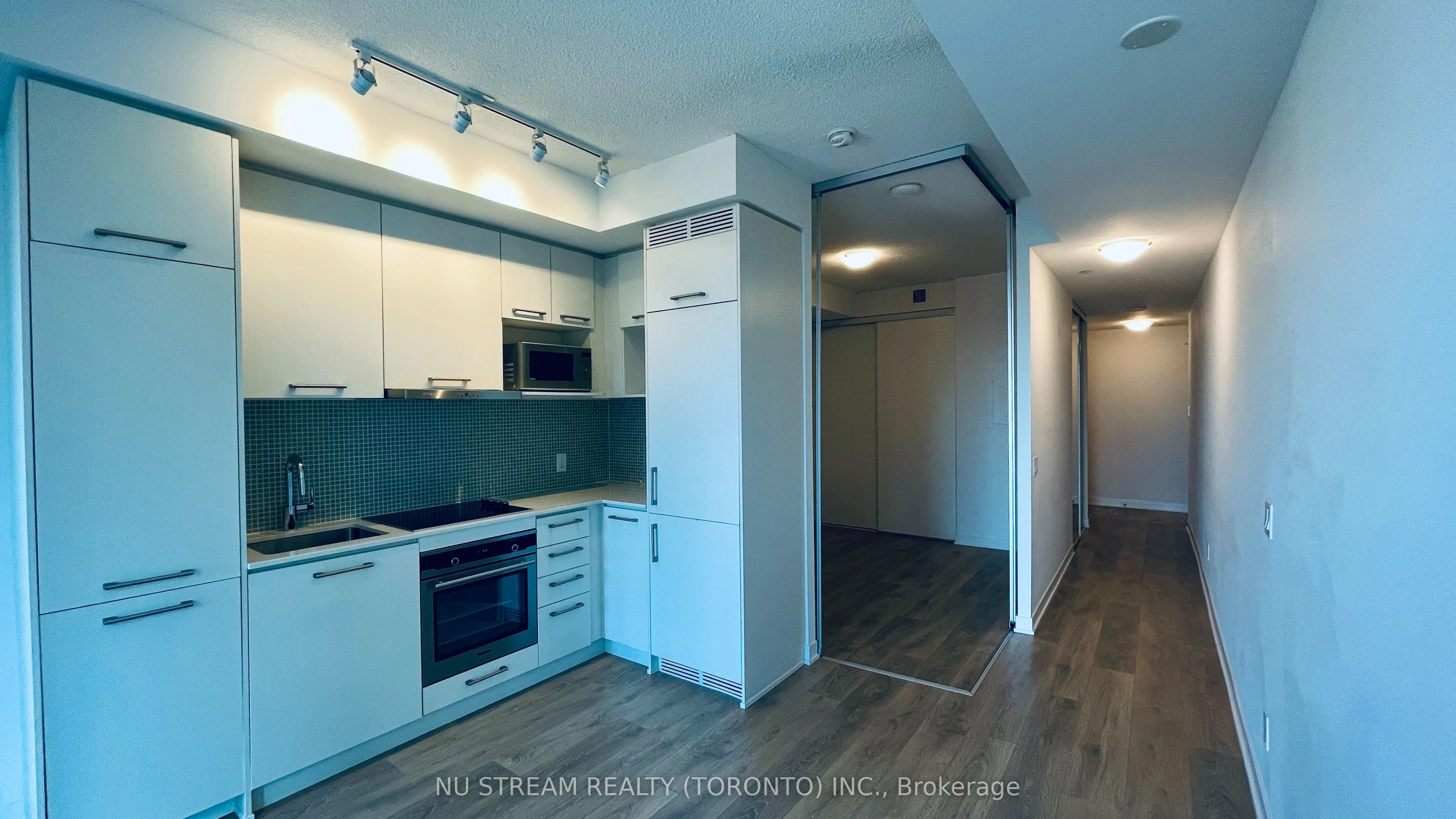 87 Peter Street, #2303