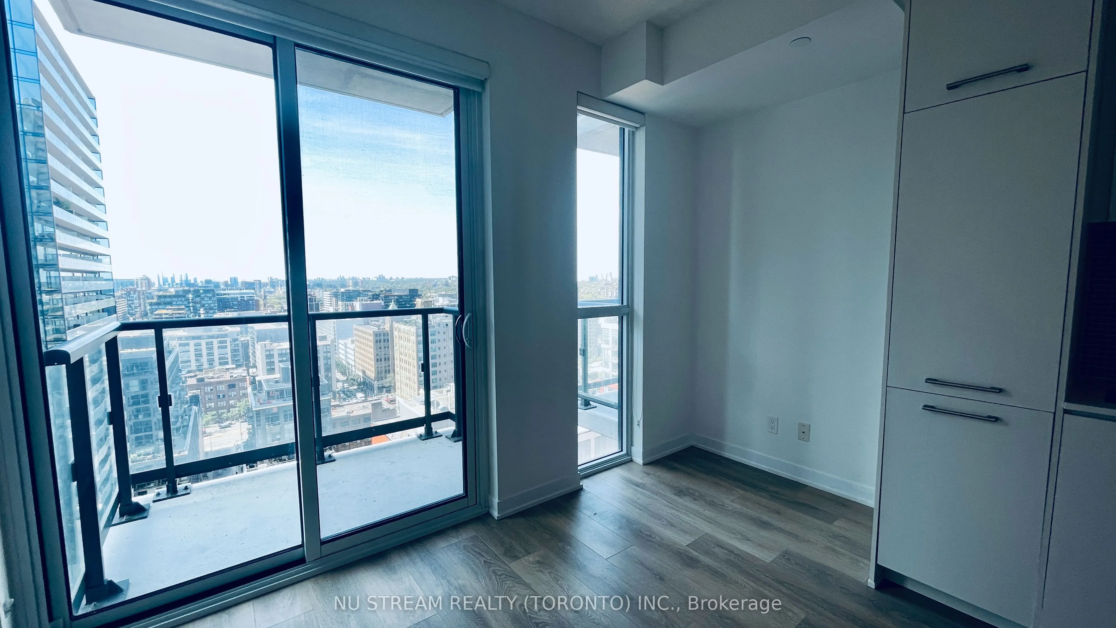 87 Peter Street, #2303