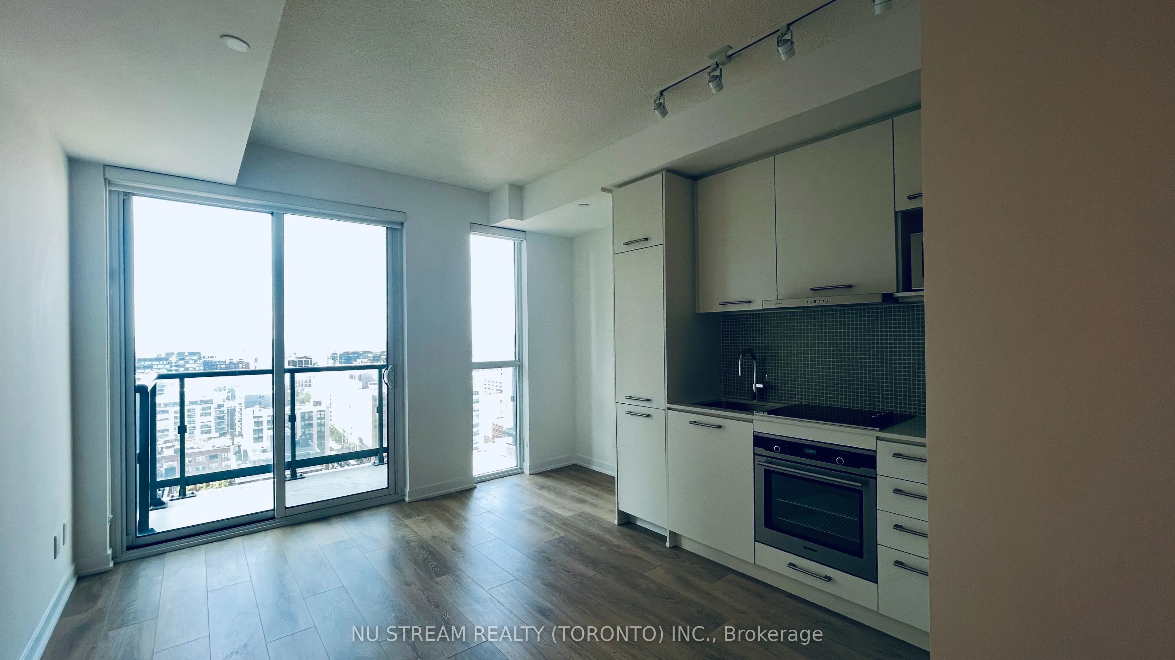 87 Peter Street, #2303