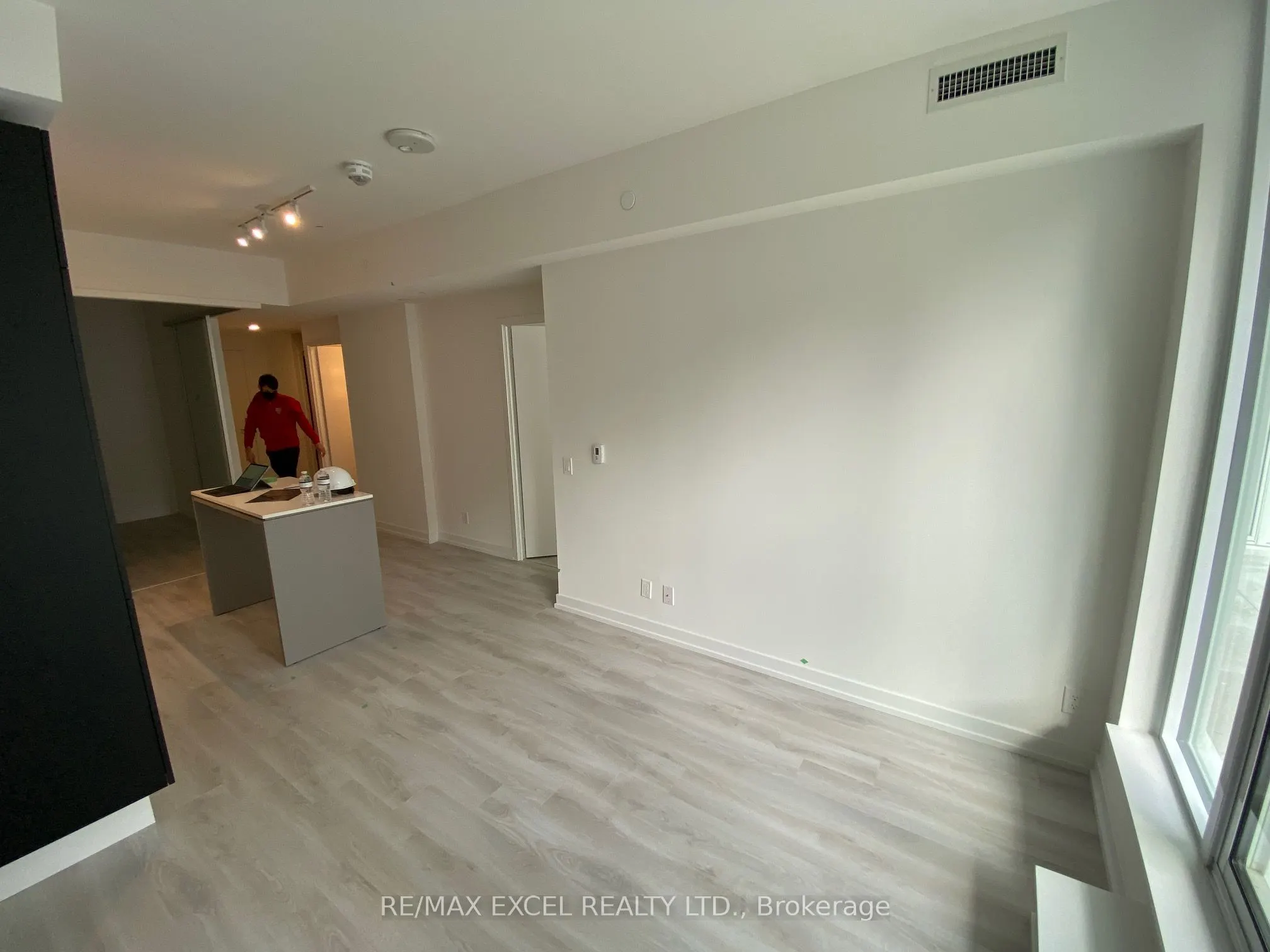 33 Helendale Avenue, #612