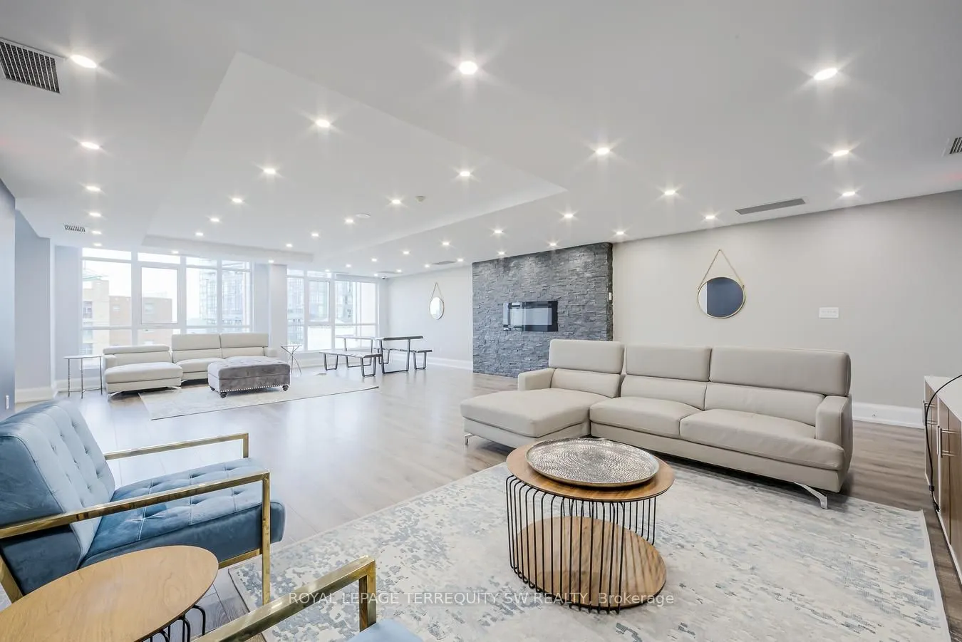 21 Grand Magazine Street, #1707