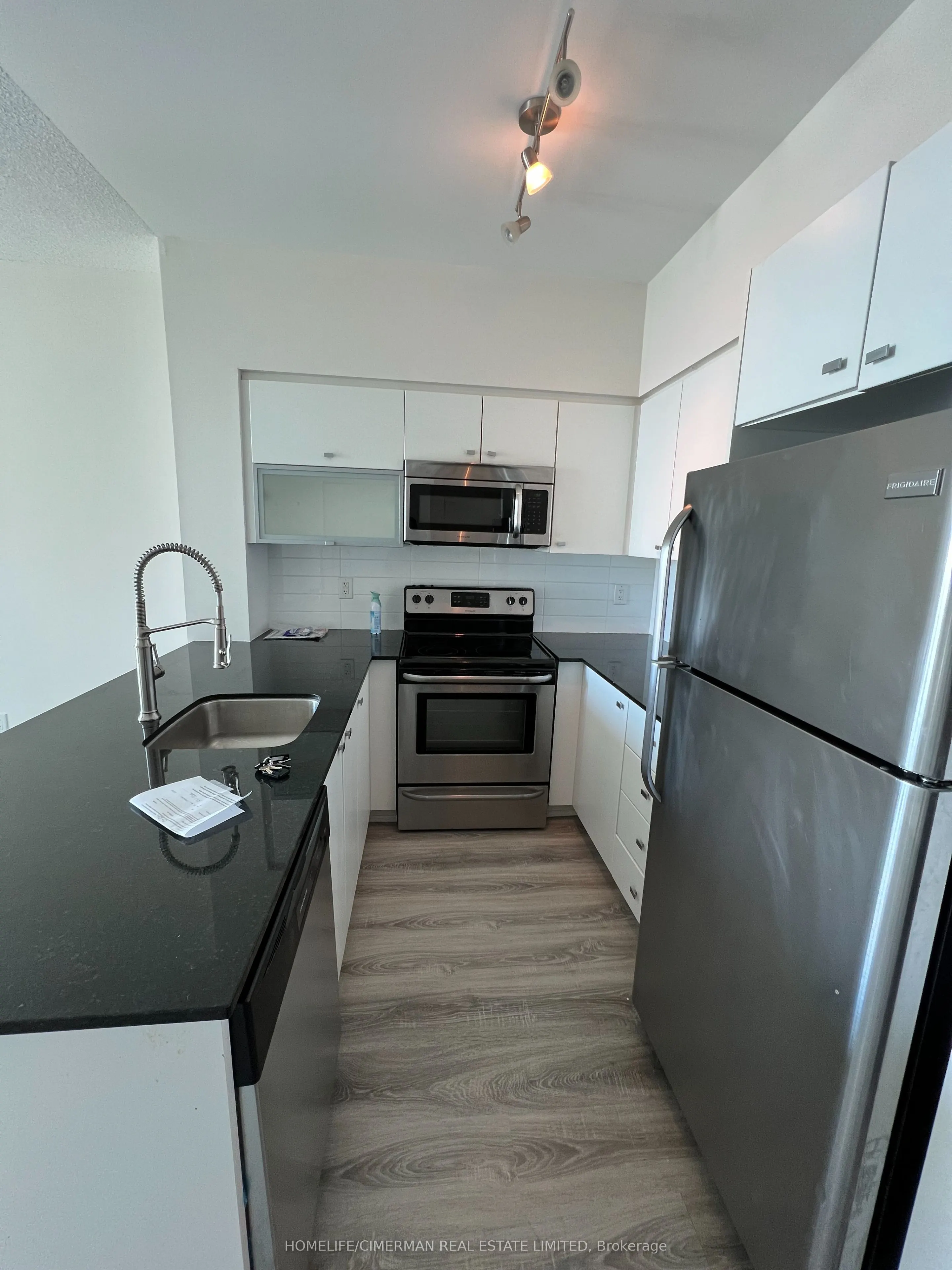 150 East Liberty Street, #907