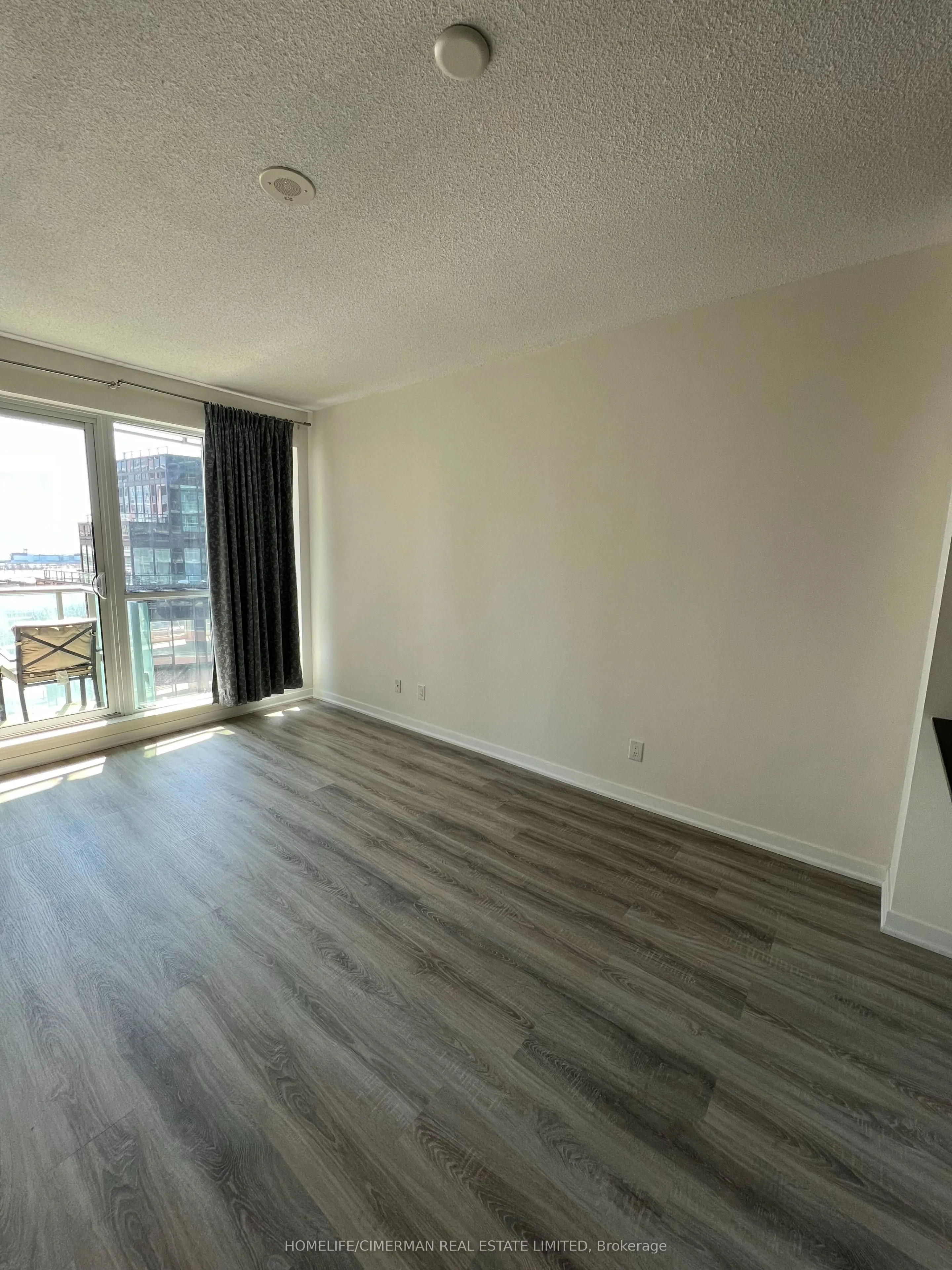 150 East Liberty Street, #907