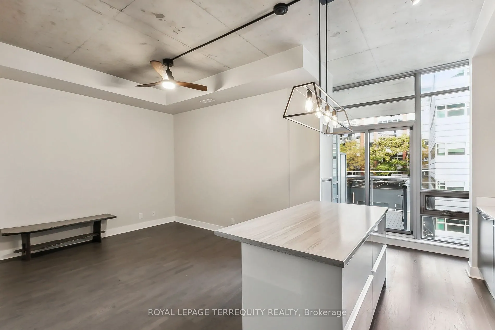399 Adelaide Street W, #405