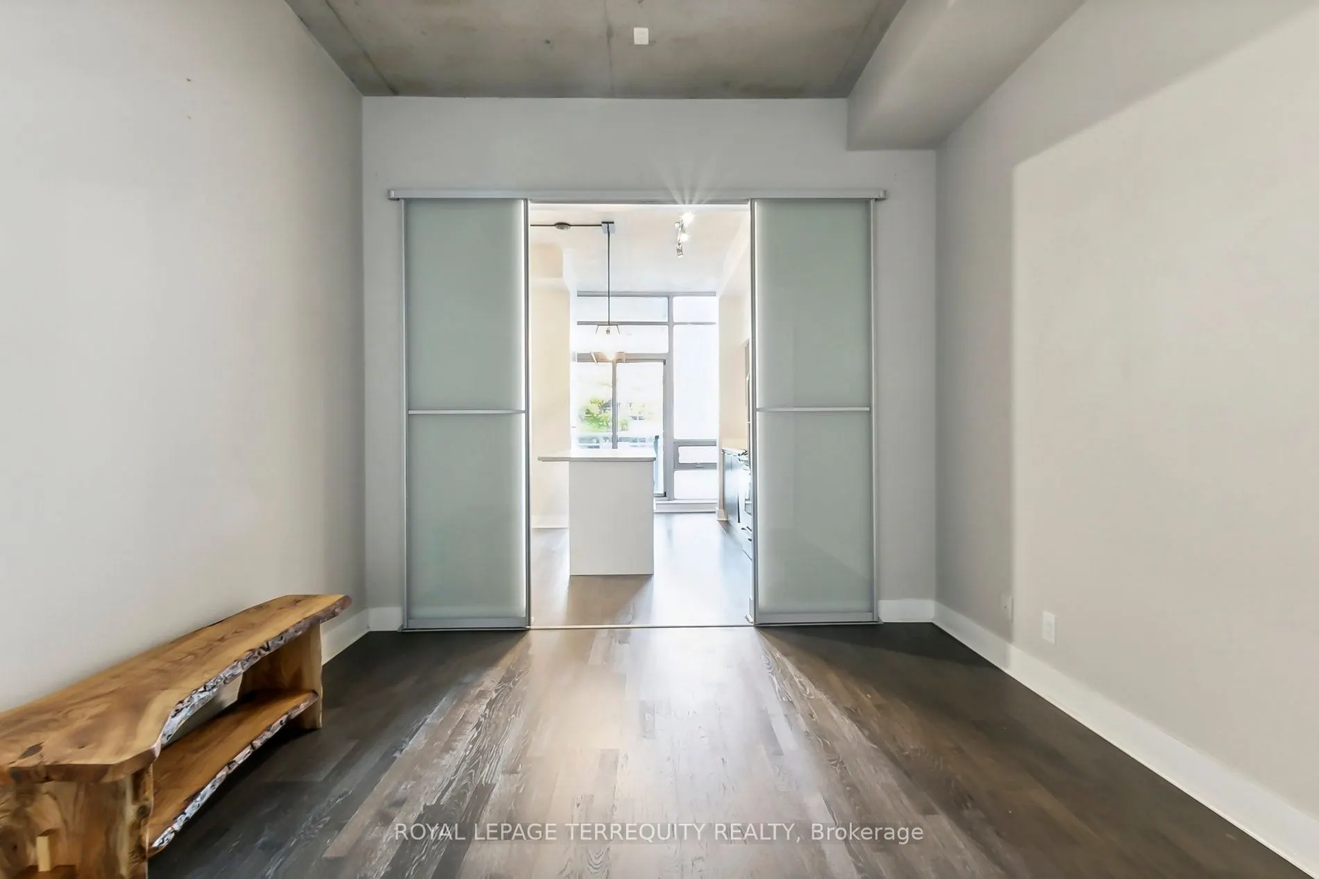 399 Adelaide Street W, #405