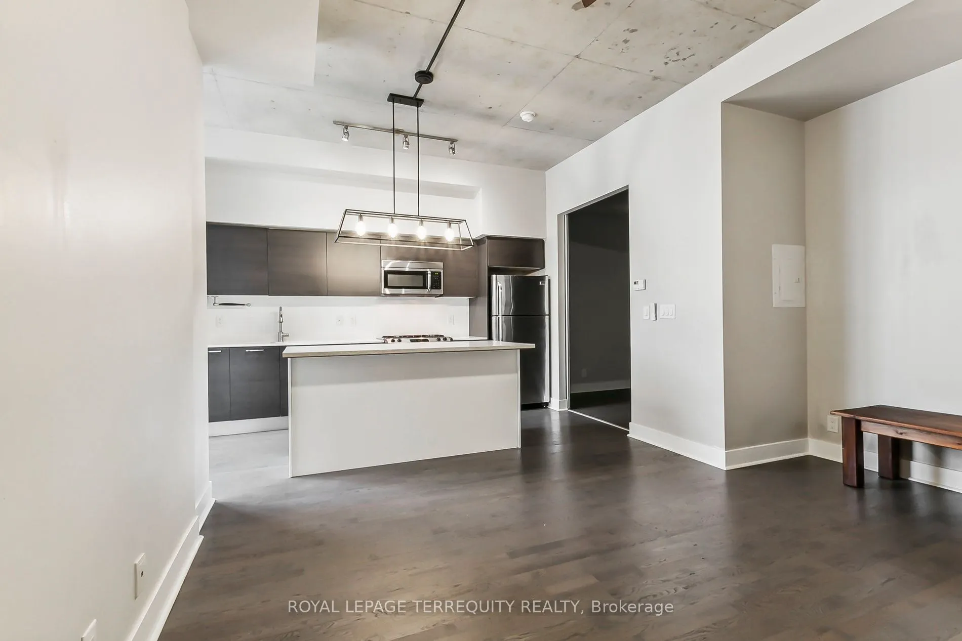 399 Adelaide Street W, #405