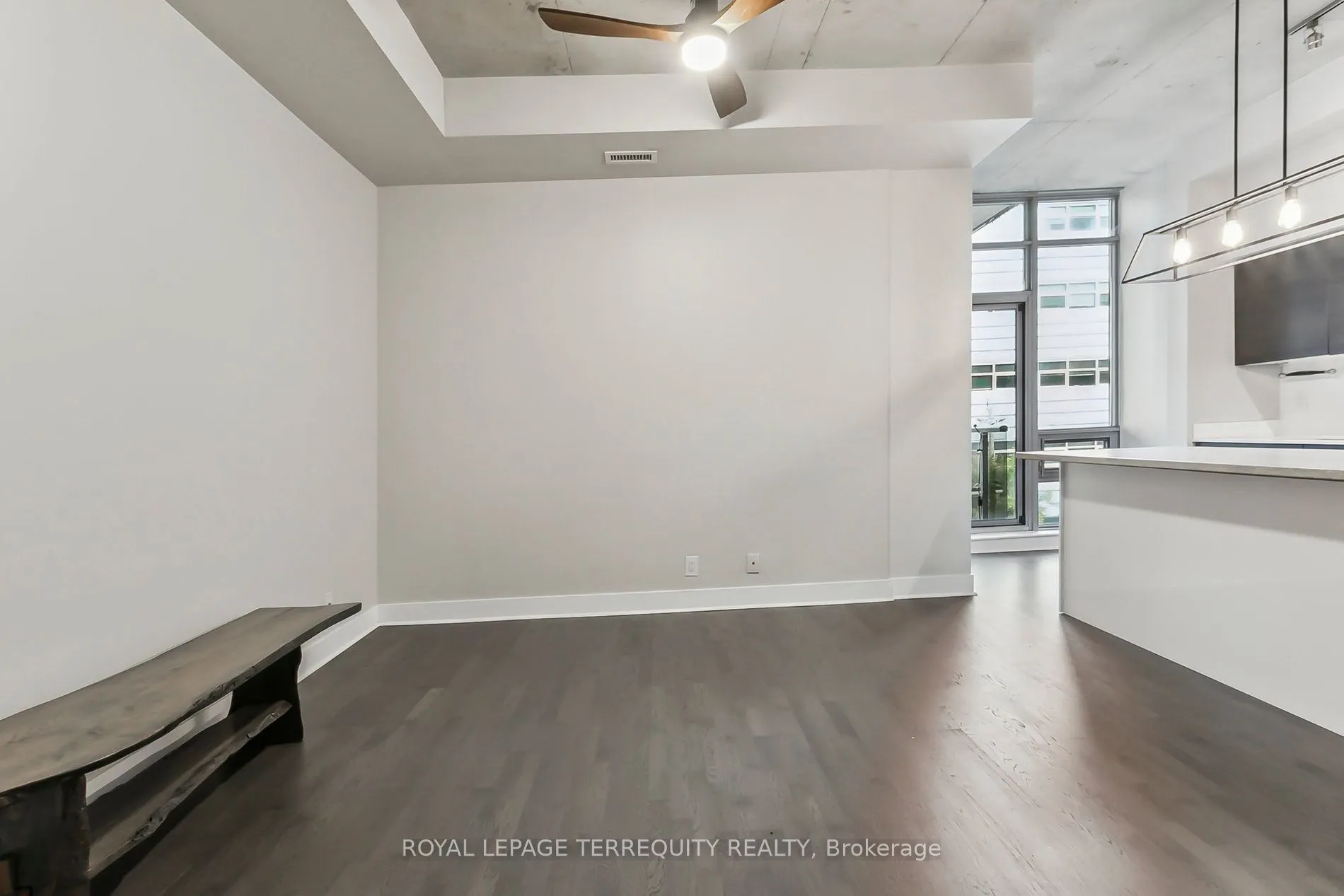 399 Adelaide Street W, #405