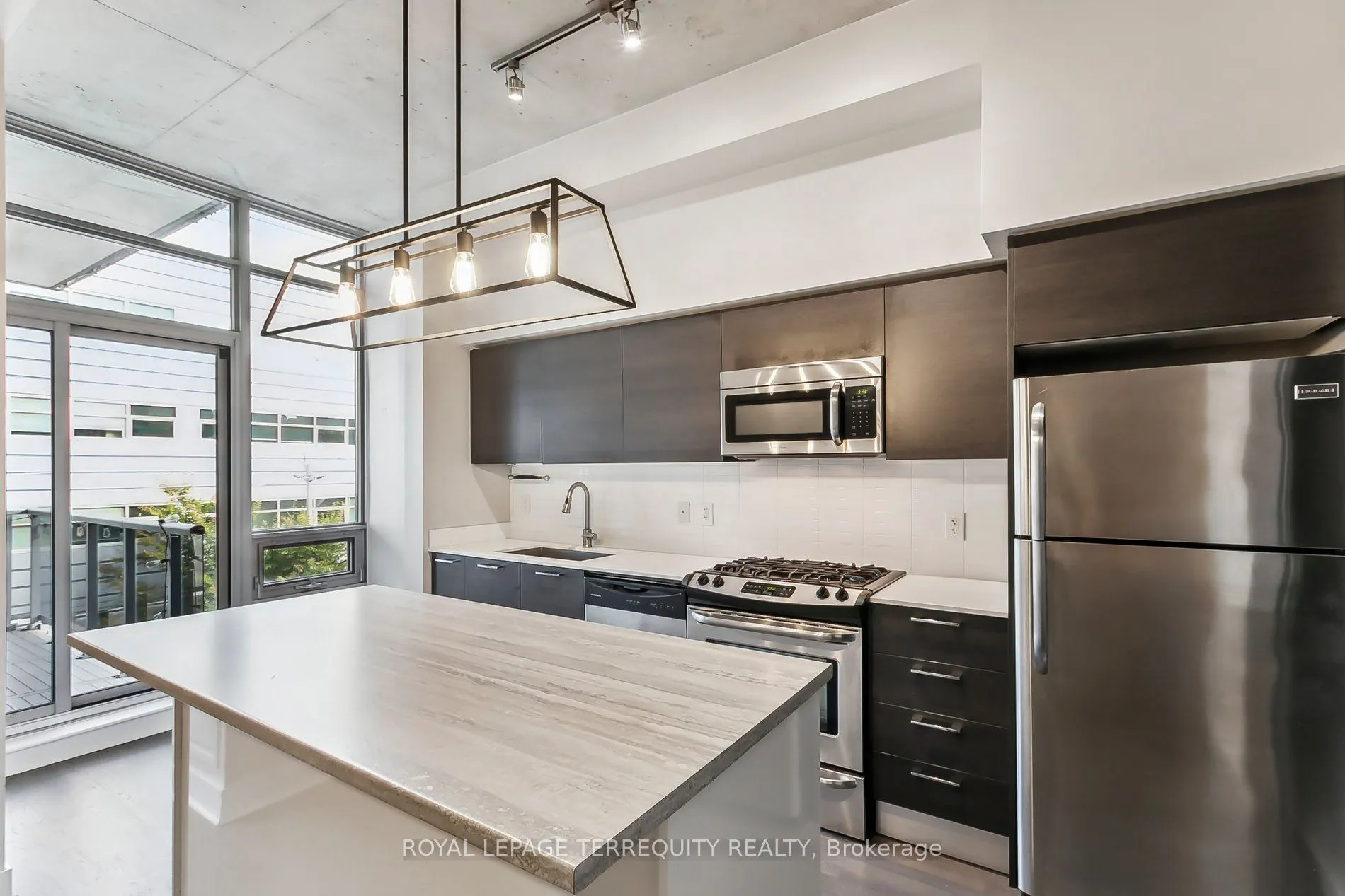 399 Adelaide Street W, #405