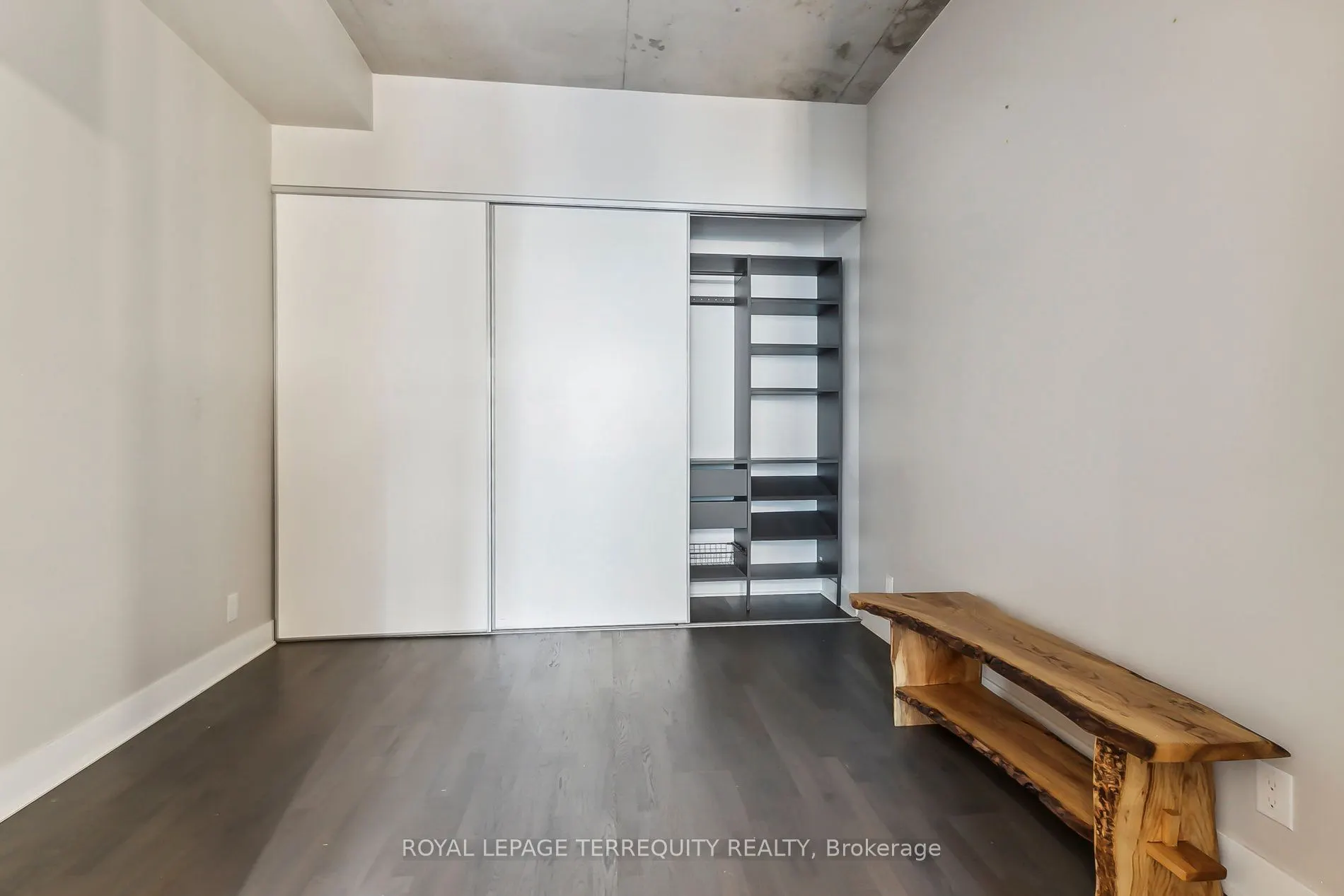 399 Adelaide Street W, #405