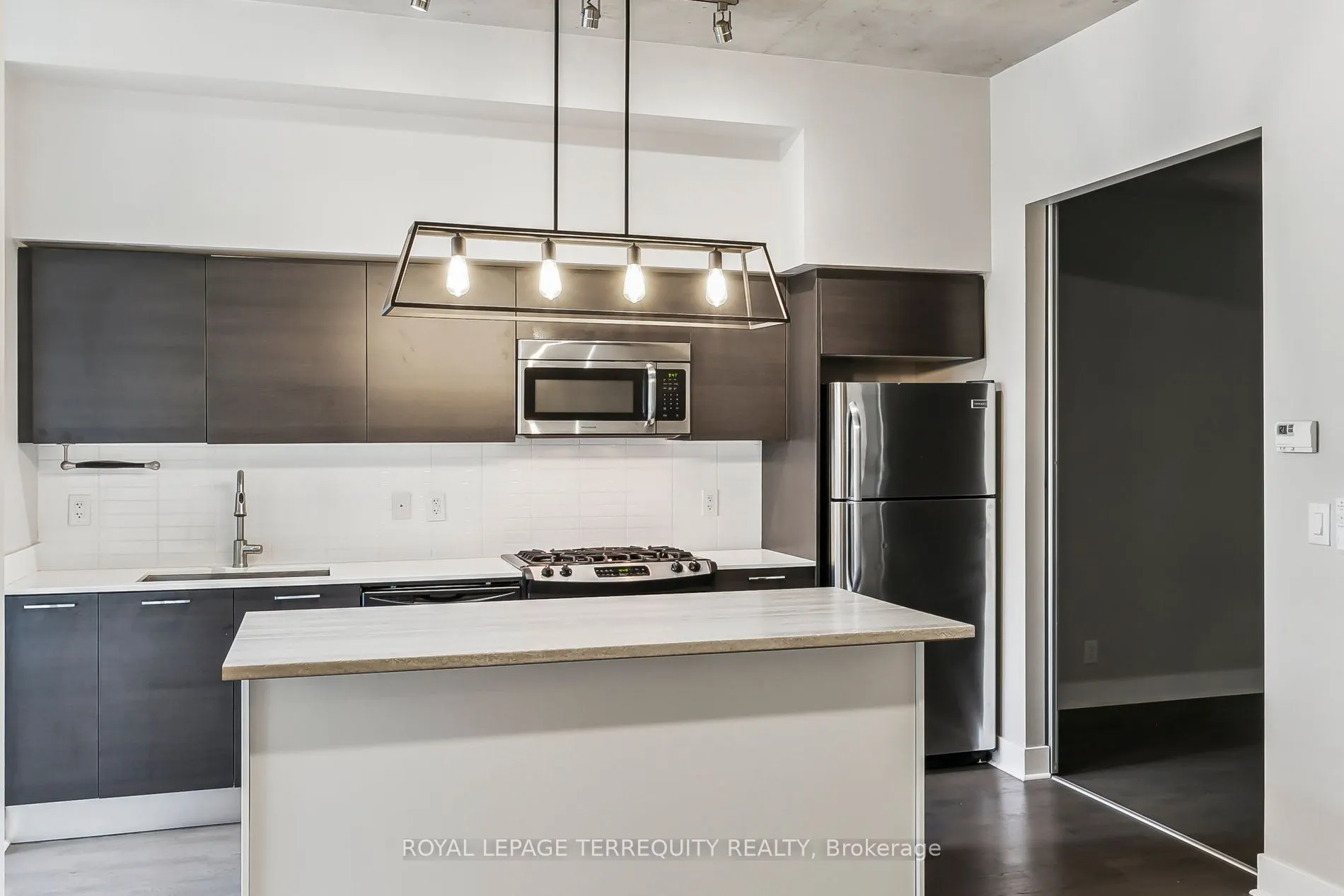 399 Adelaide Street W, #405