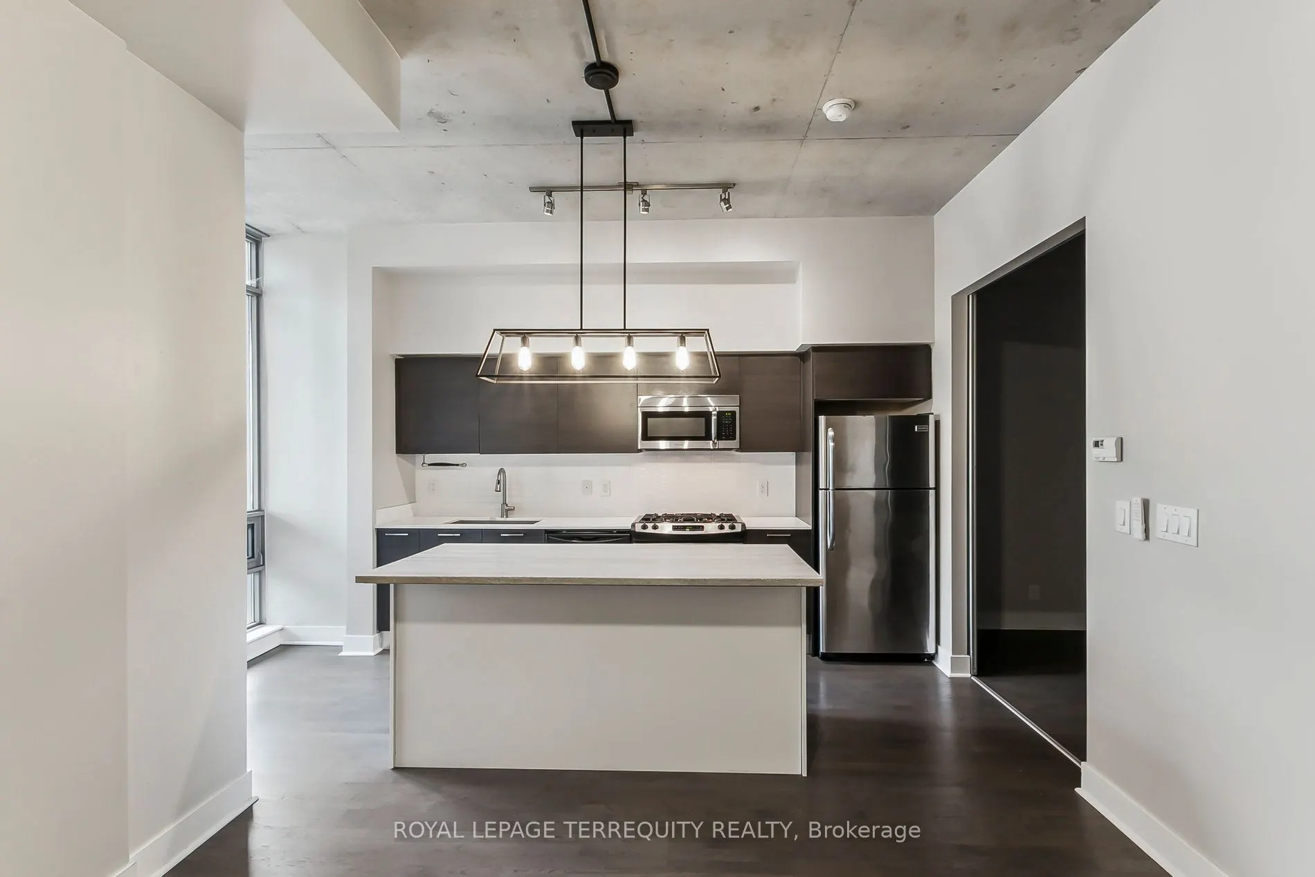 399 Adelaide Street W, #405