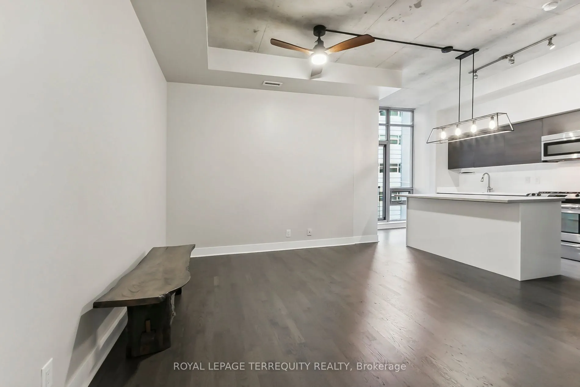 399 Adelaide Street W, #405