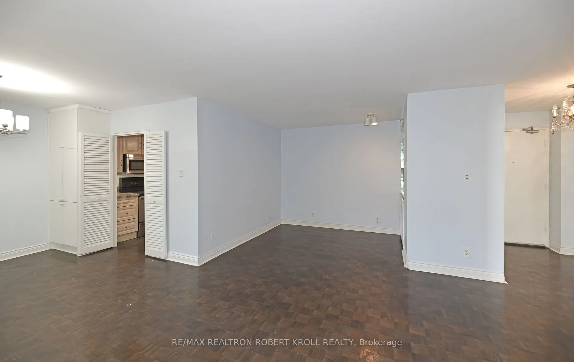 581 Avenue Road, #501